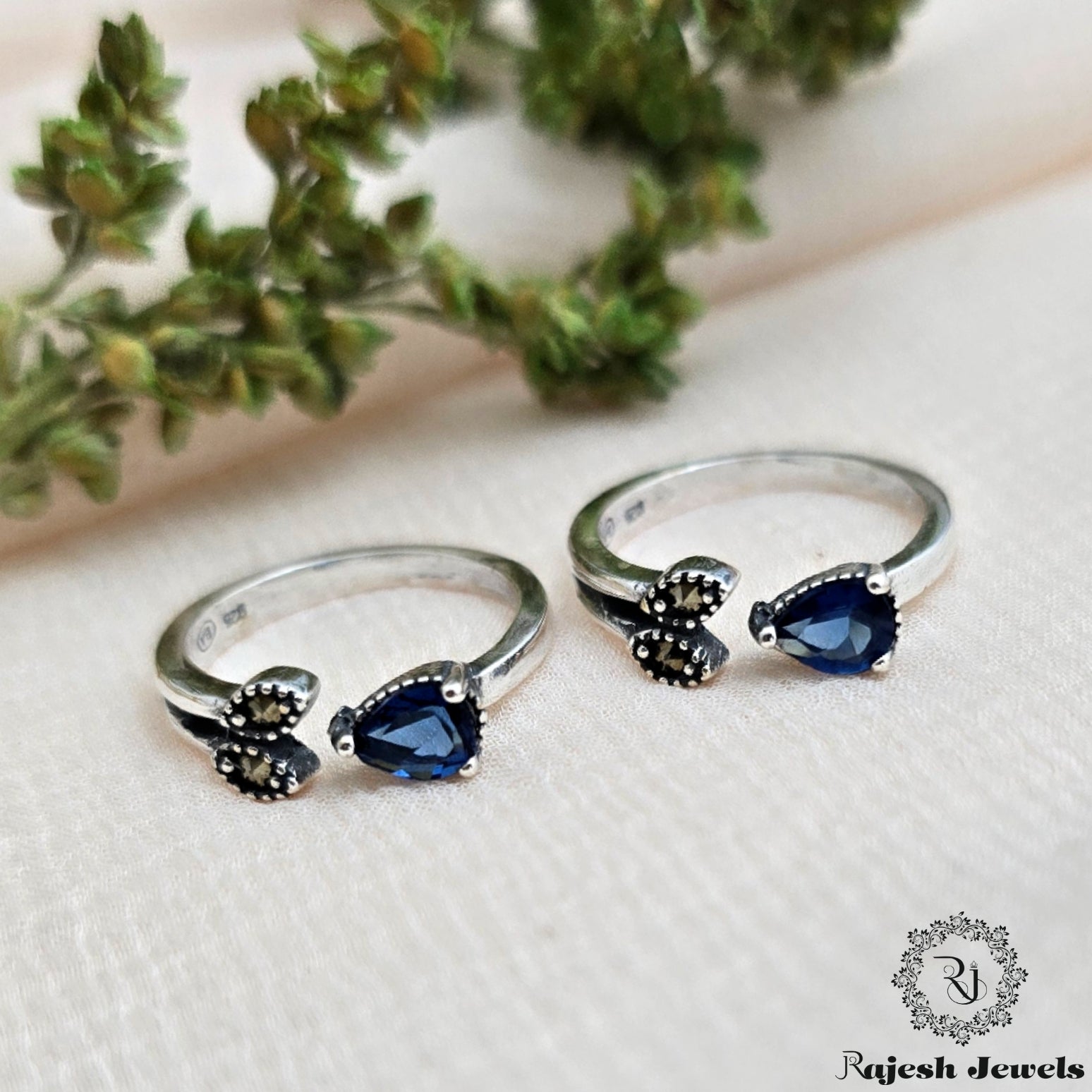 Sparkling Blue Marcasite Toerings