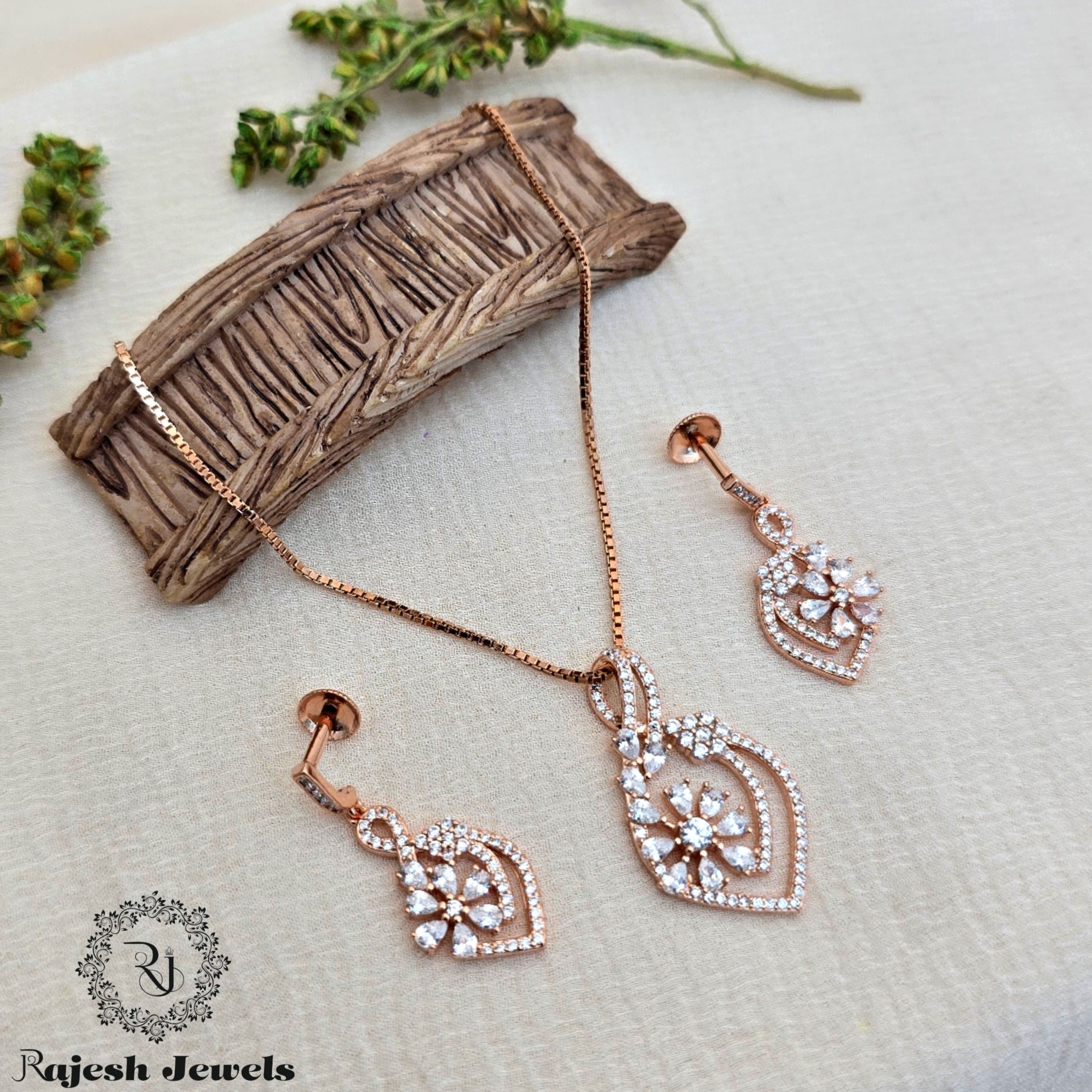 Shimmering Cz Rosegold Pendant Set