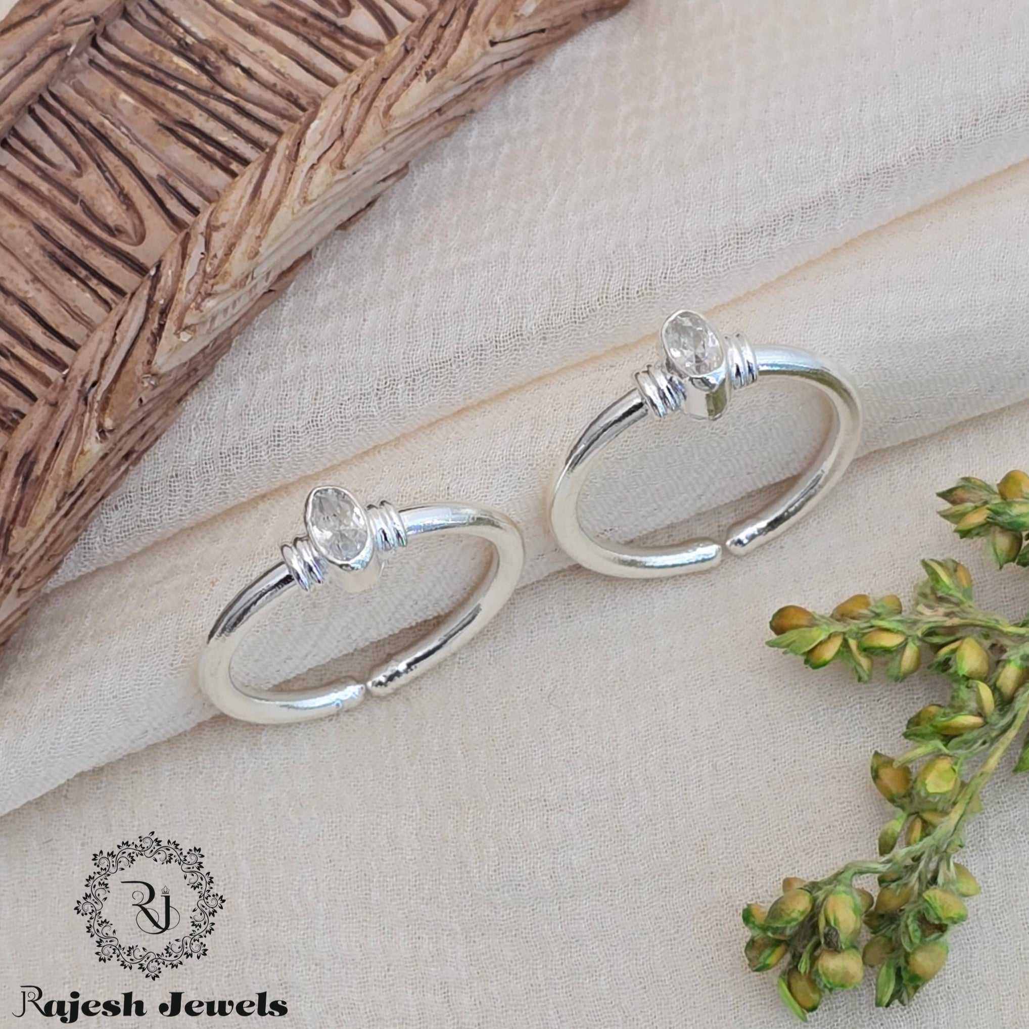 Shiny Silver Toerings