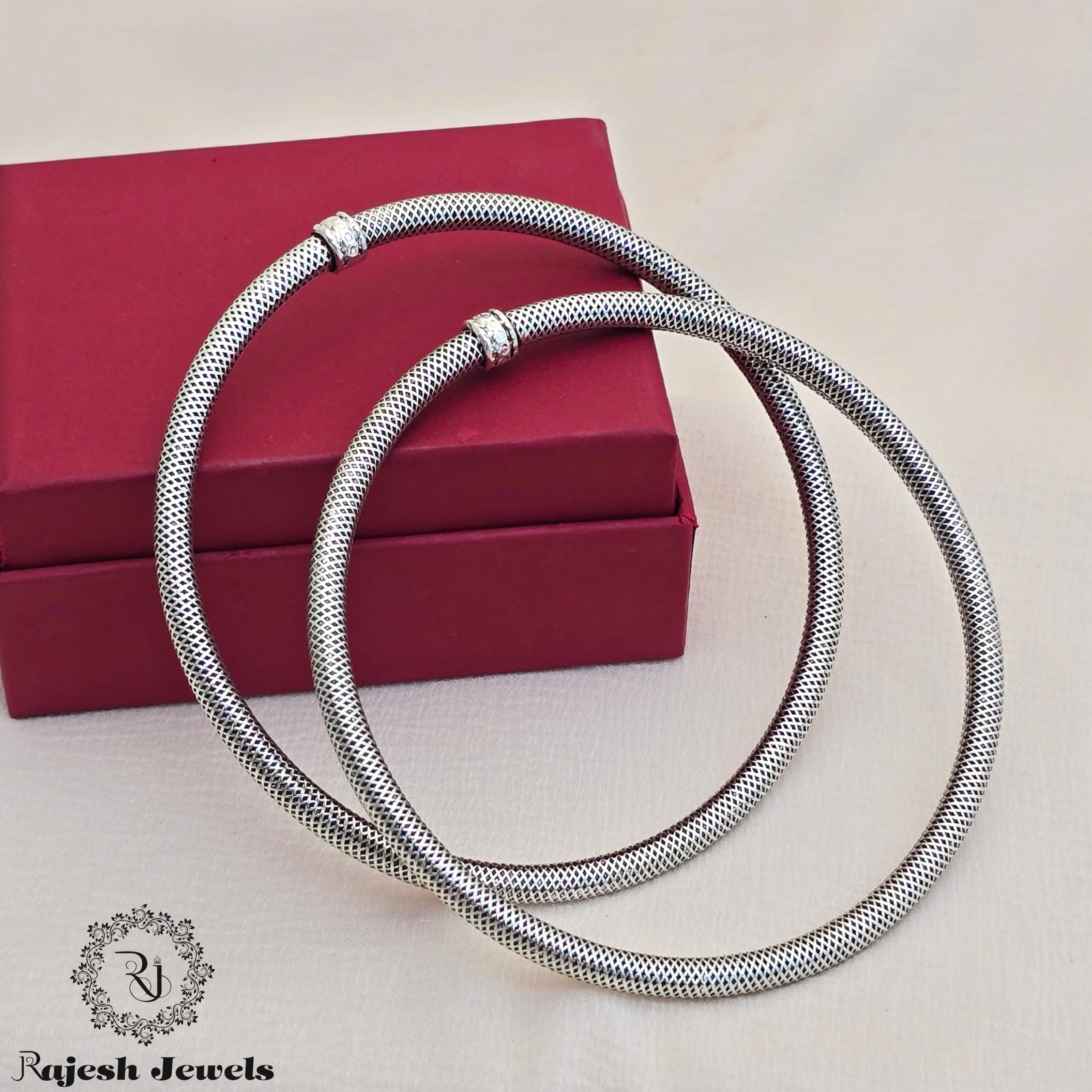 Simplified Silver Oxidised Dailywear Ankle Kada