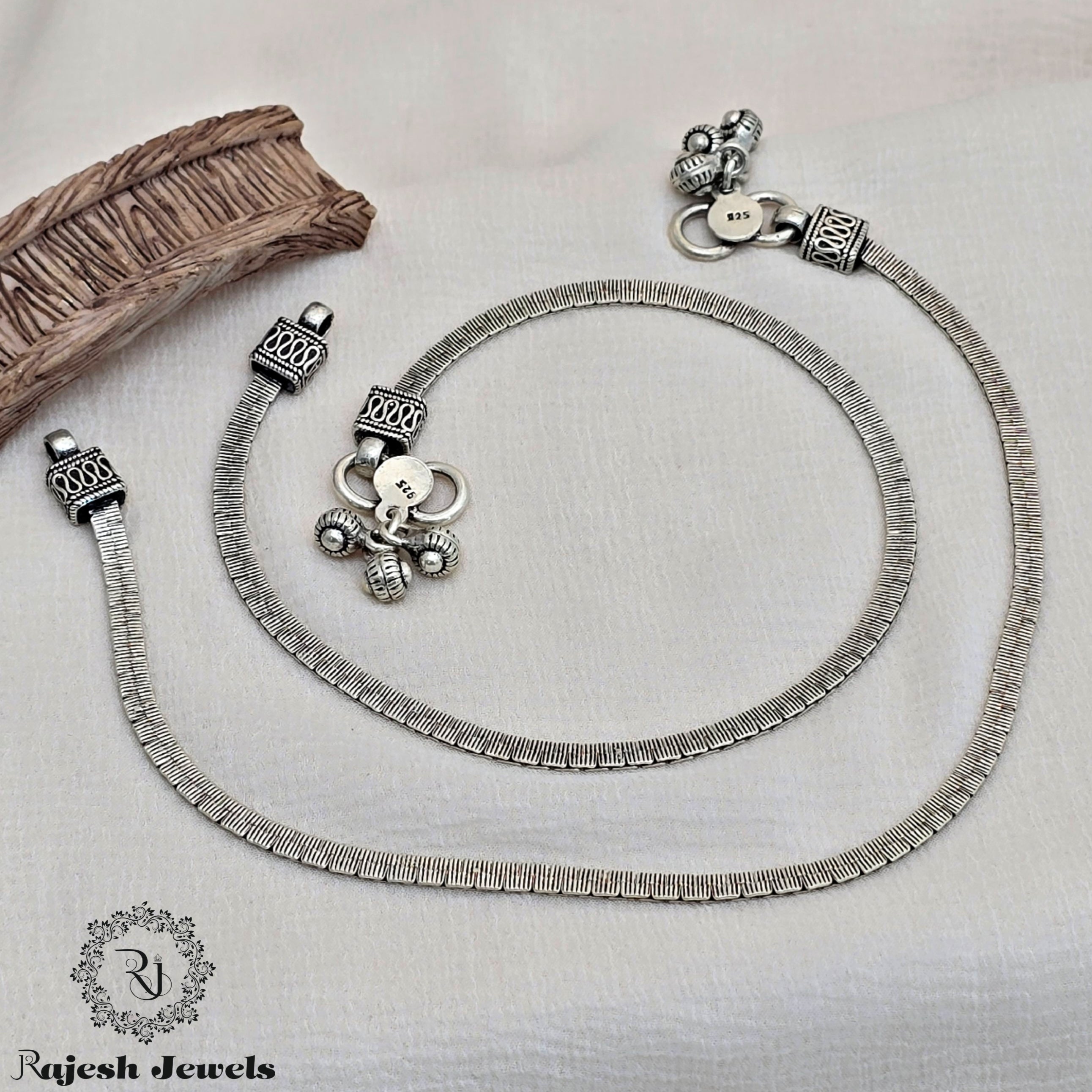 Alluring Silver Oxidised Anklet