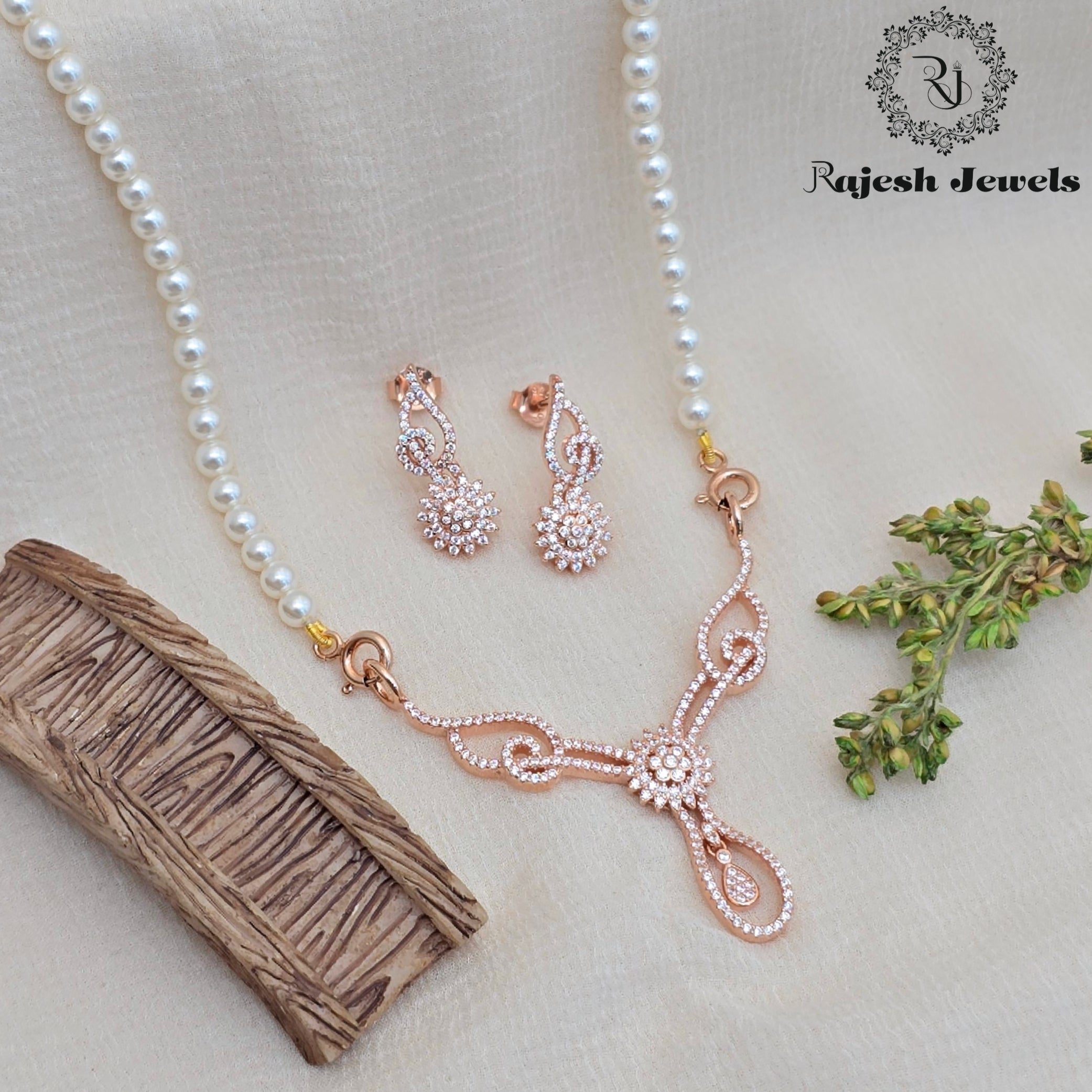 Wonderful Rosegold Pearl Neckpiece