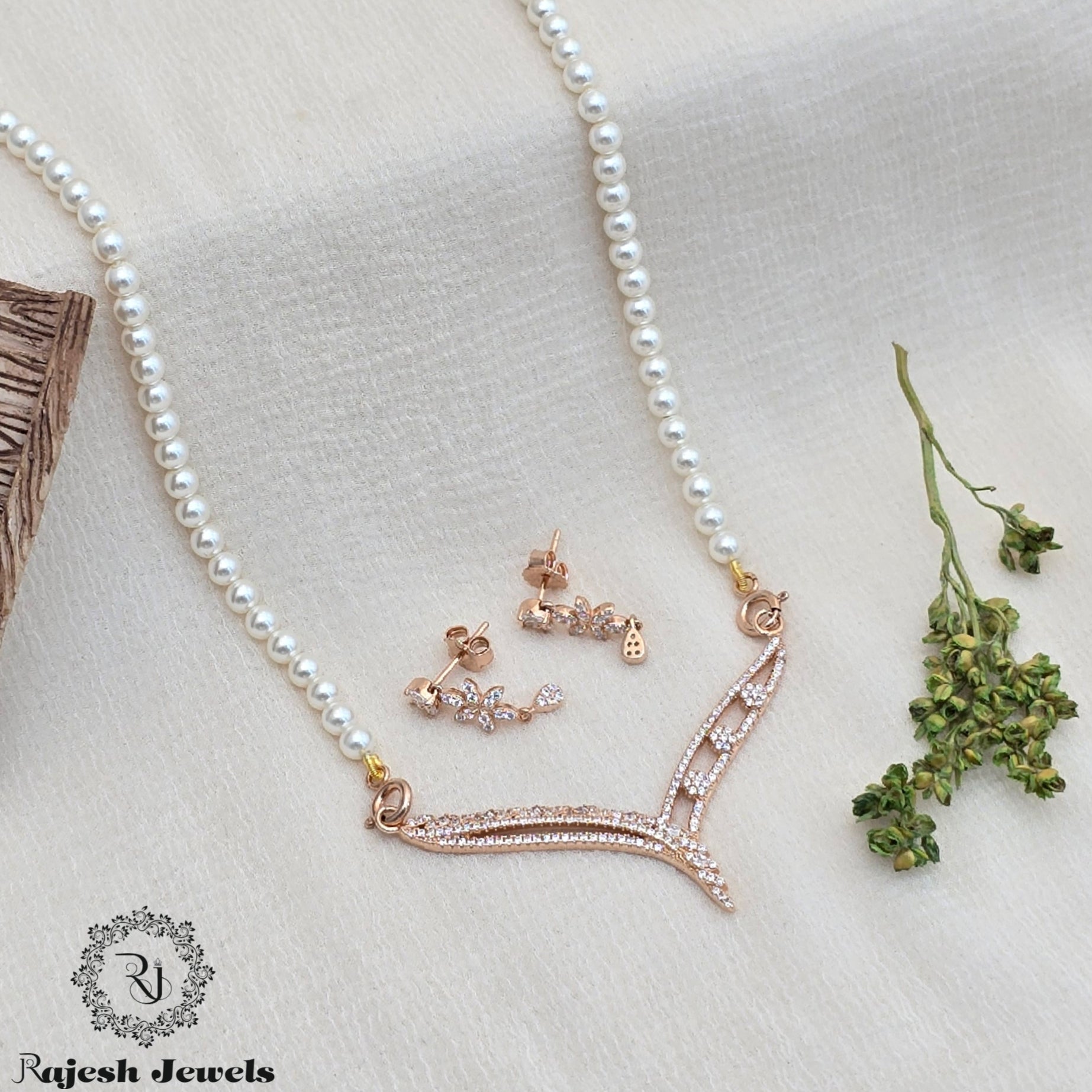 Pleasing Cz Rosegold Pearl Neckpiece