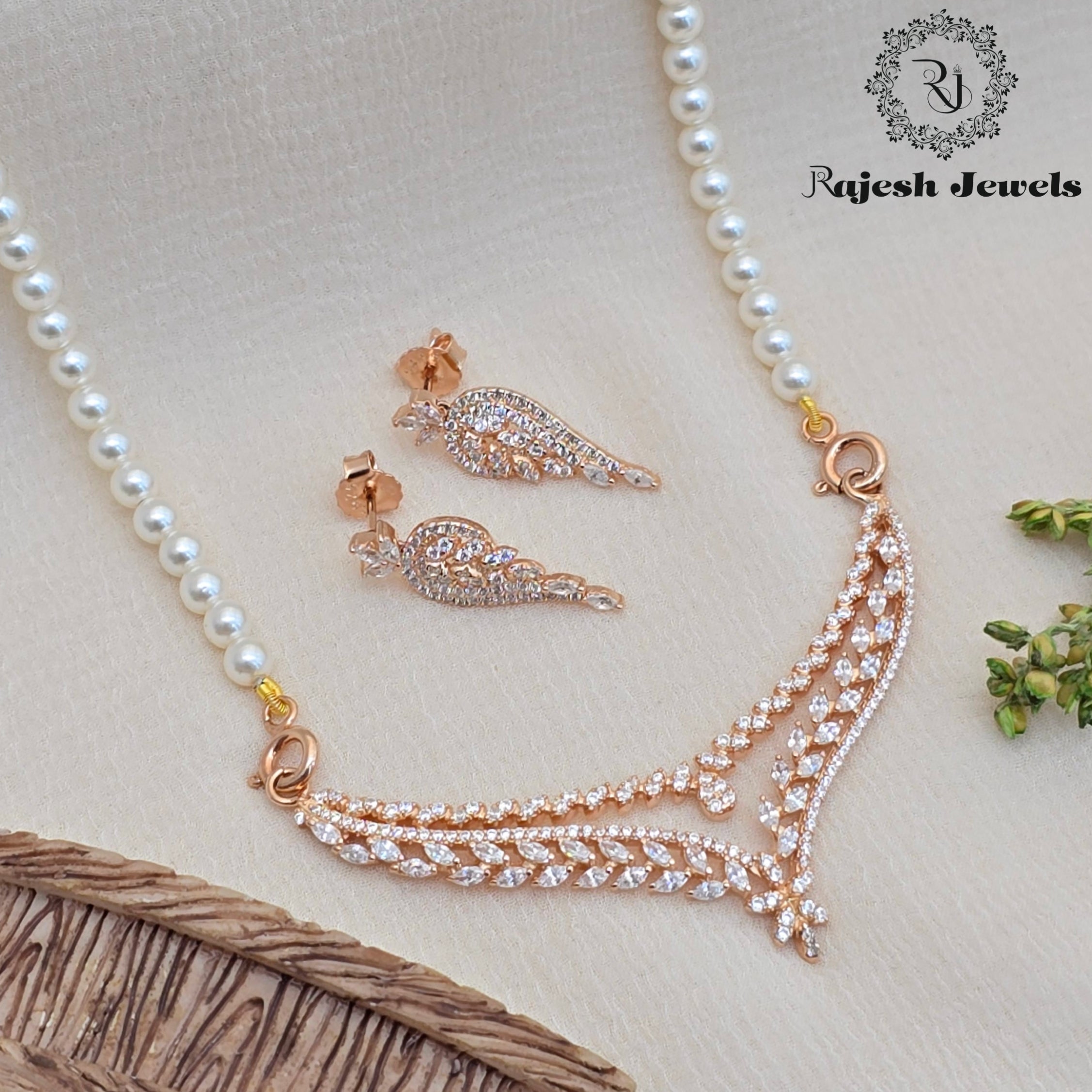 Fabulent Cz Rosegold Pearl Neckpiece