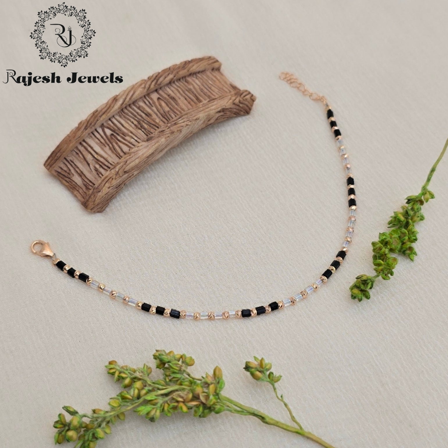 Pleasing Silver Ladies Bracelet
