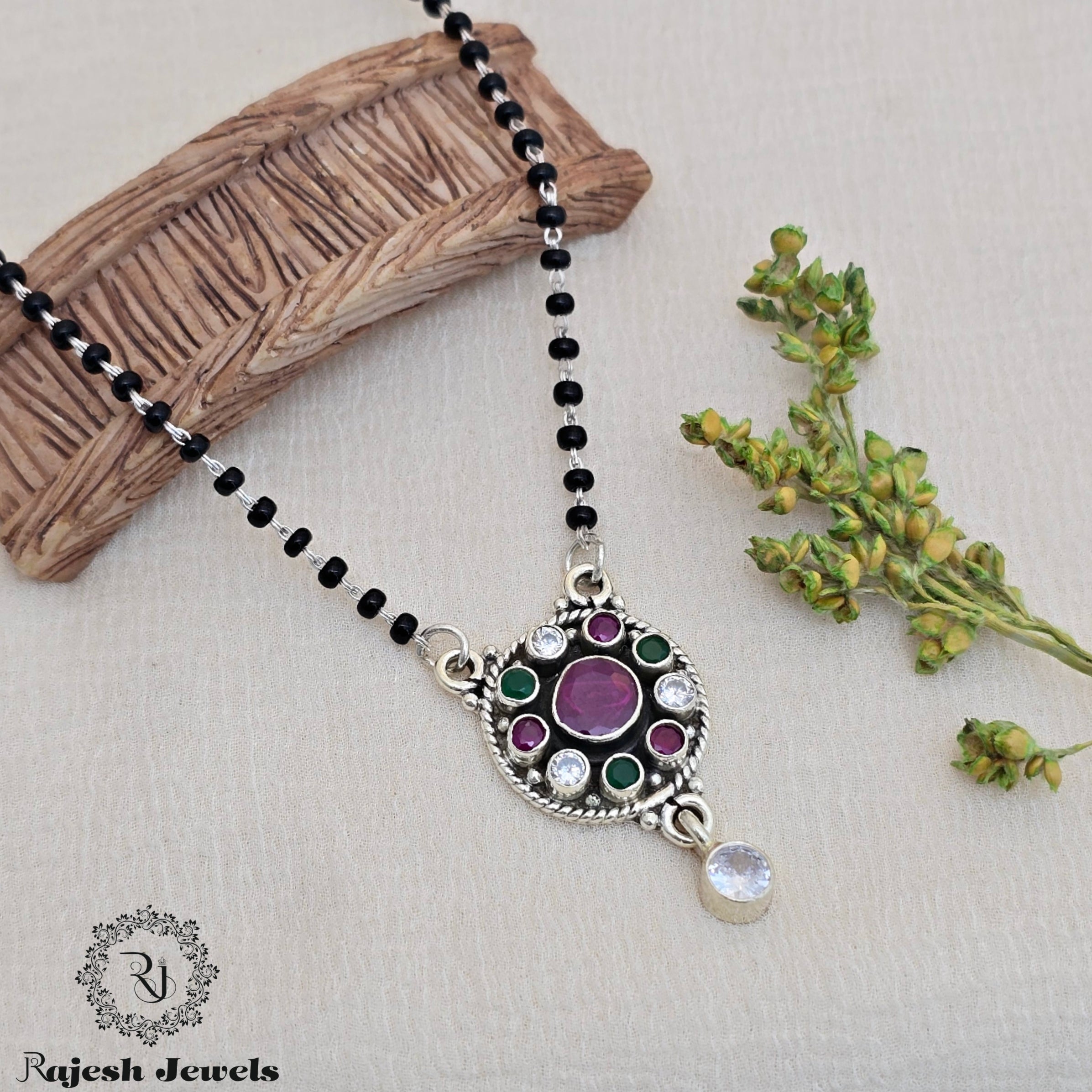 Splendid Cutstone Blackbead Mangalsutra