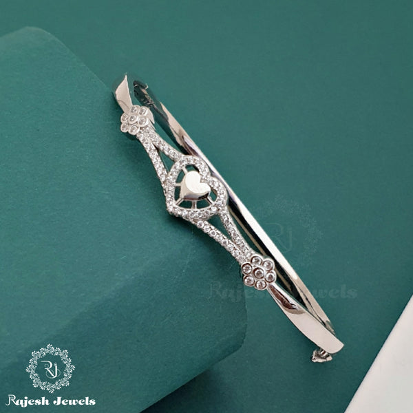 Elegant Cz Heart Design Hand Kada