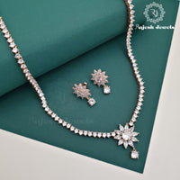 Exquisite Rosegold Solitaire Necklace