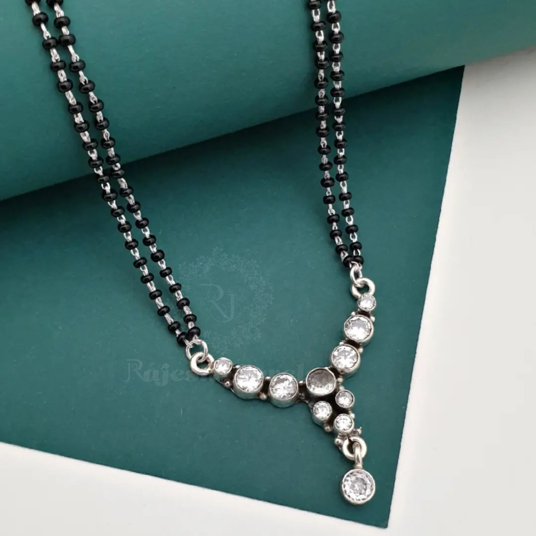 Buoyant Cutstone Mangalsutra