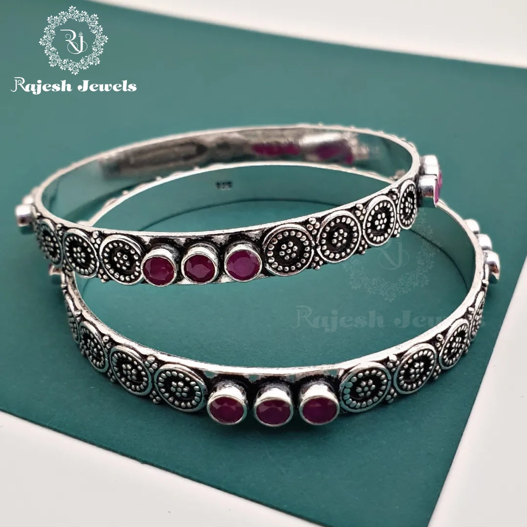 Mesmerising Cutstone Bangle