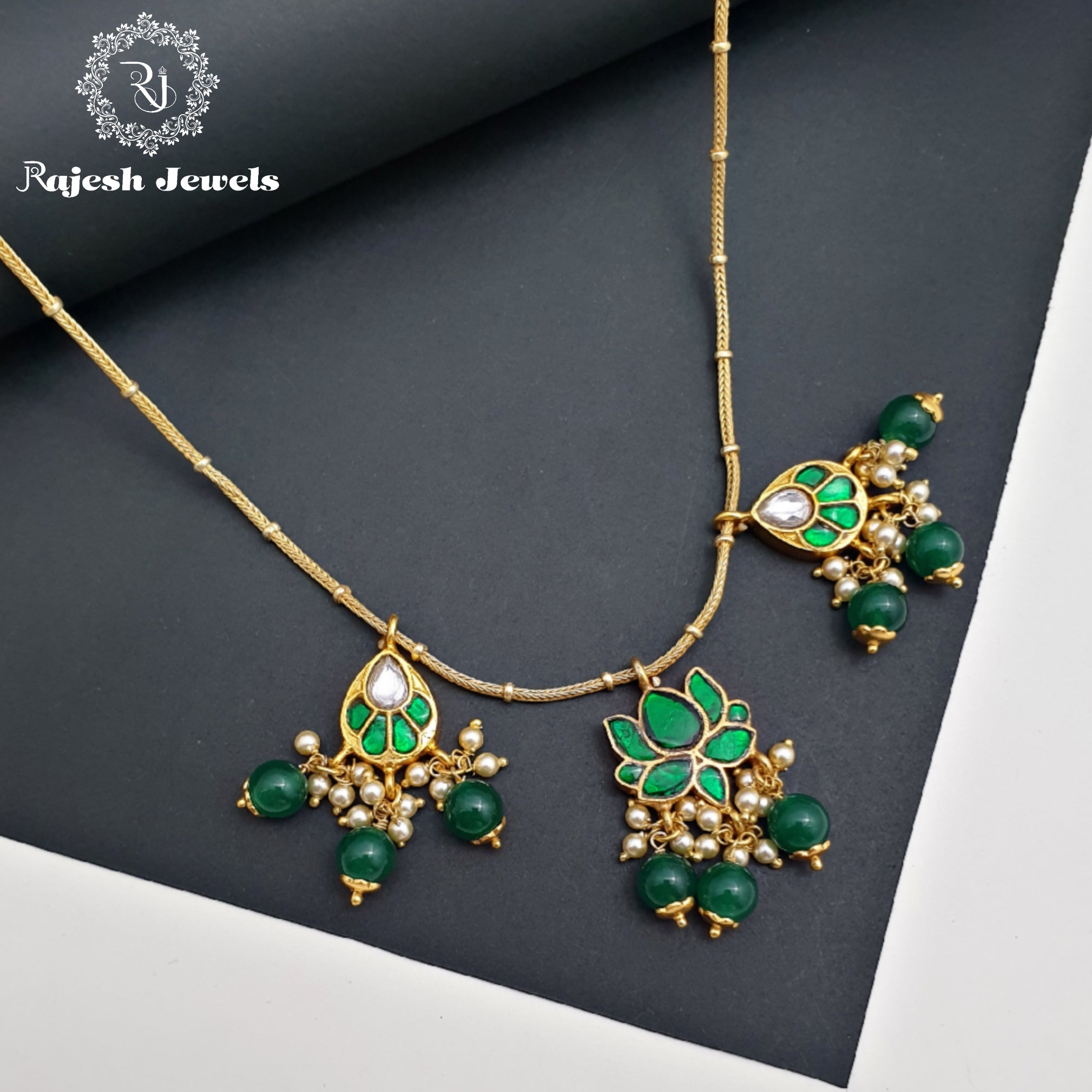 Picturesque Kundan Neckpiece