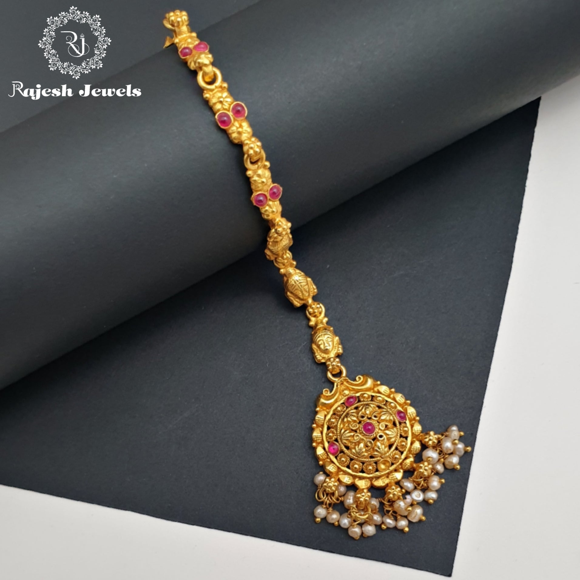 Glittering Gold Plated Mangtika