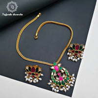 Wonderfull Kundan Neckpiece