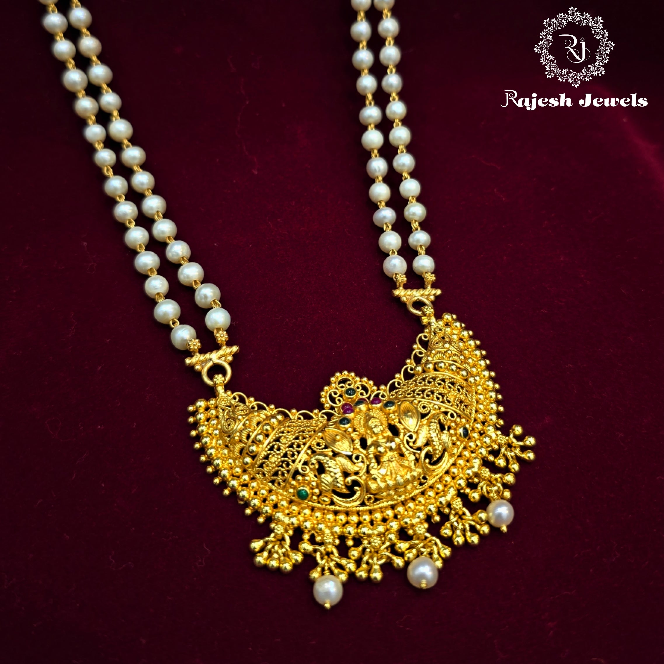 Croogi Pendent With Fresh Water Pearls