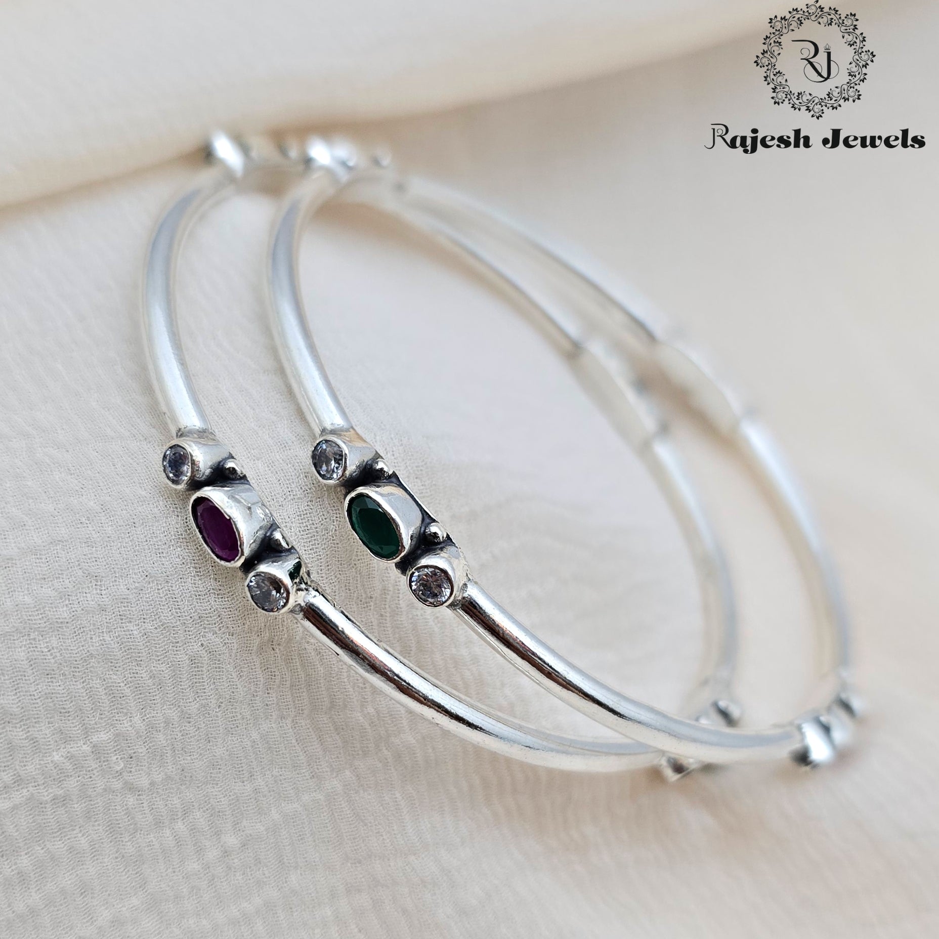 Amazing Sleek Cutstone Bangles