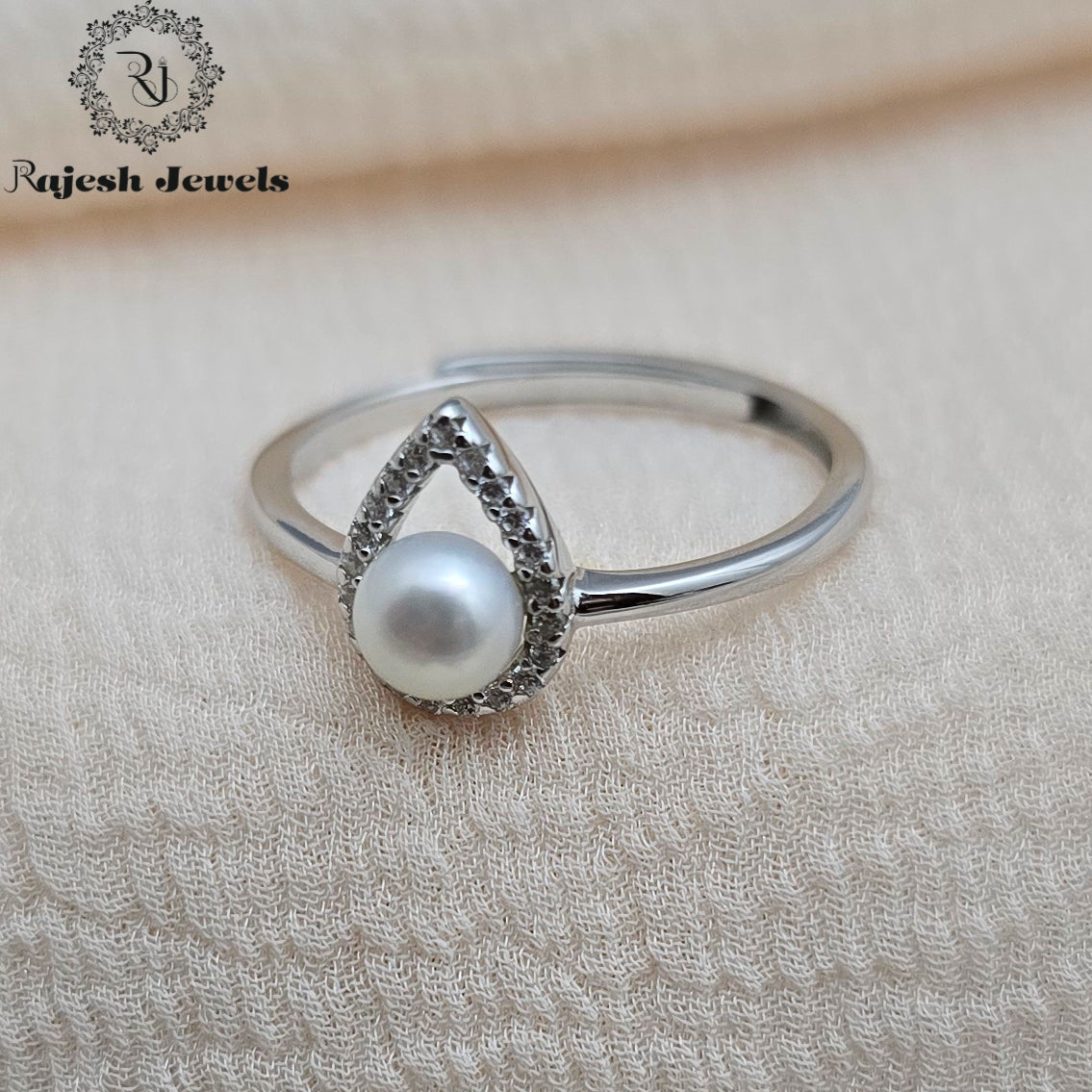 Beautiful Cz Pearl Fusion Finger Ring