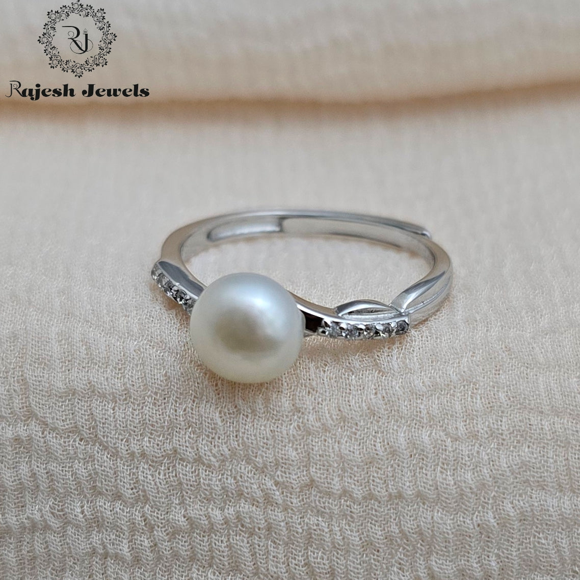 Elegant Cz Pearl Fusion Finger Ring