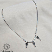 Triplet Floral Oxidised Neckchain