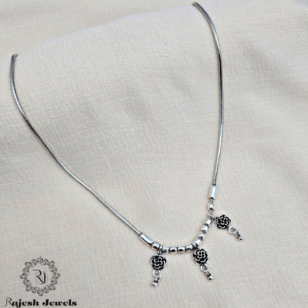 Triplet Floral Oxidised Neckchain