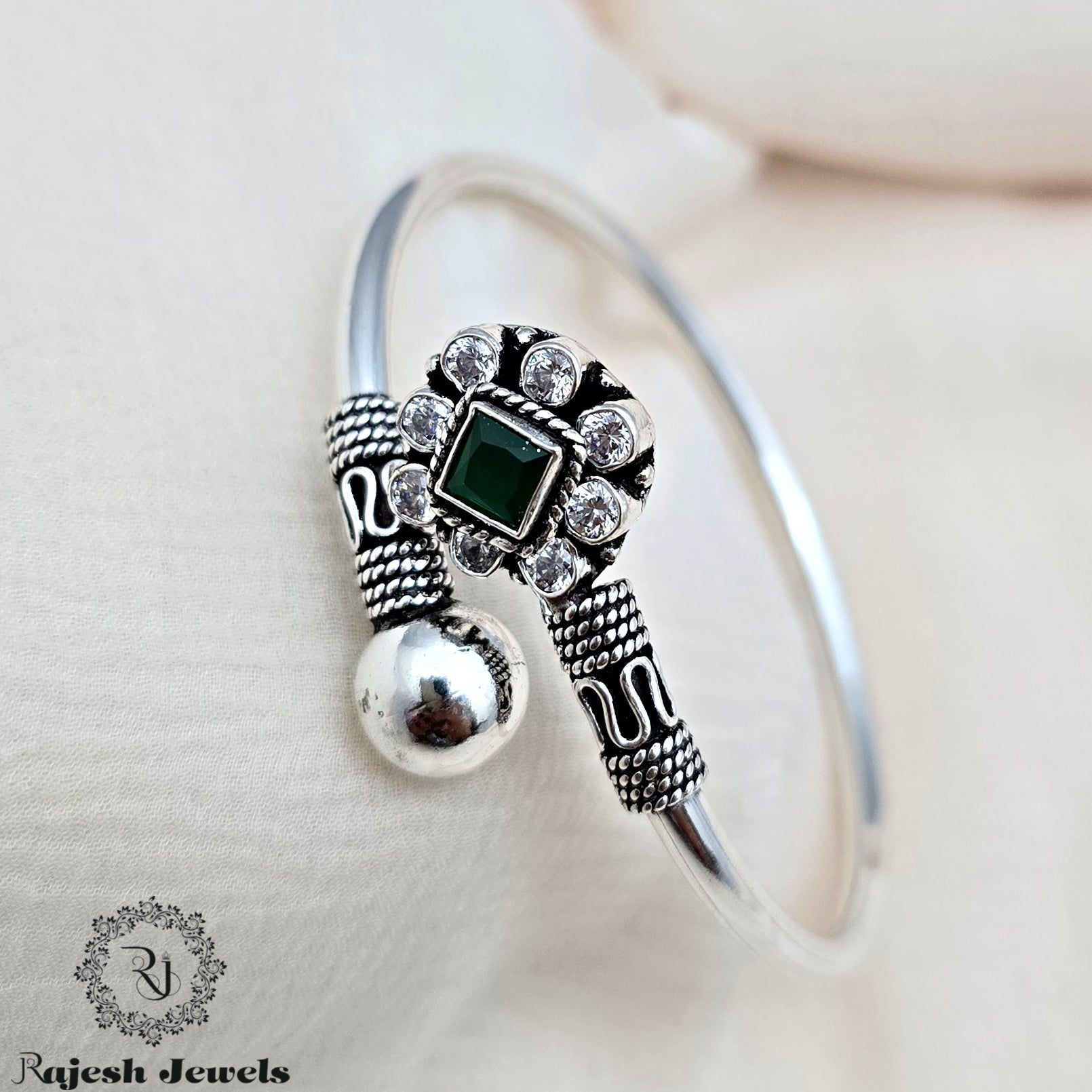 Lavish Squared Cutstone Hand Kada