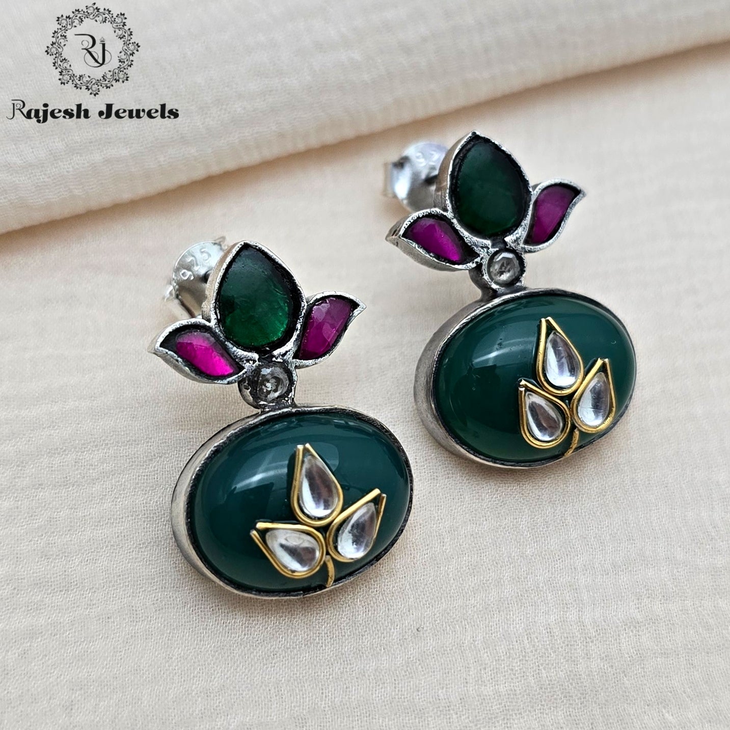 Graceful Green Kundan Earrings