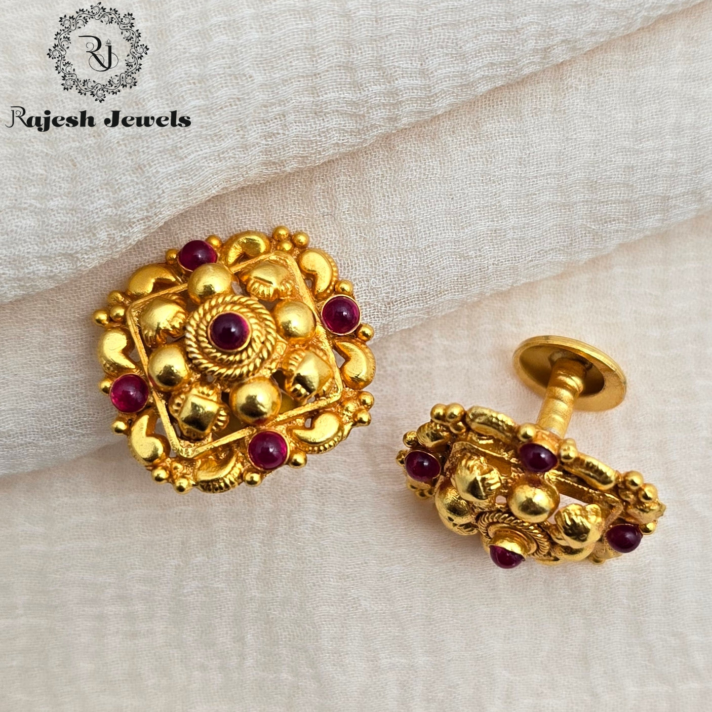 Squared Gold Plated South Screw Studs