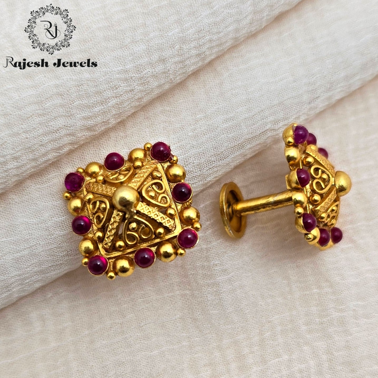 Squared Gold Plated South Screw Earrings