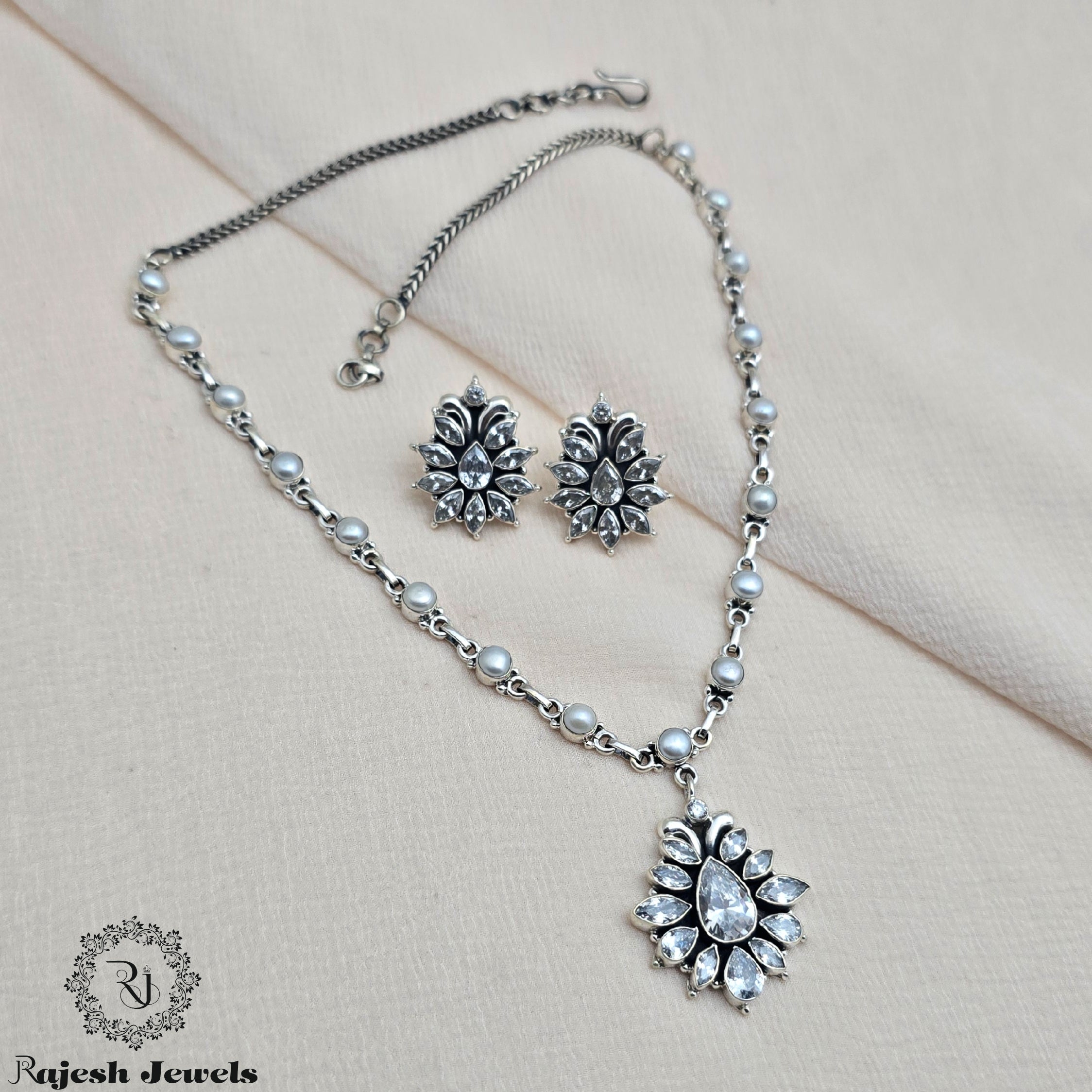 Shimmering Cutstone Oxidised Necklace