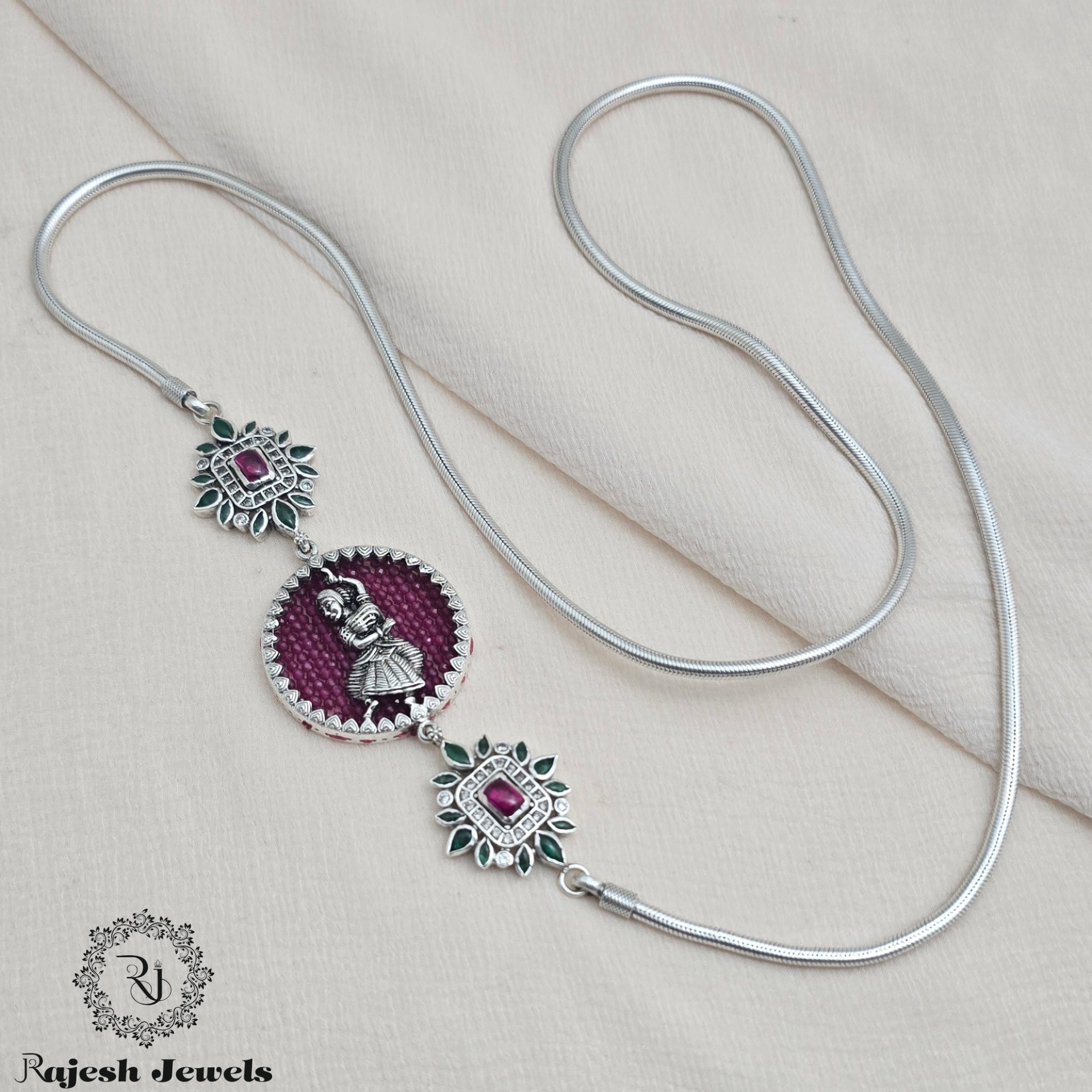 Picturesque Oxidised Mop Chain