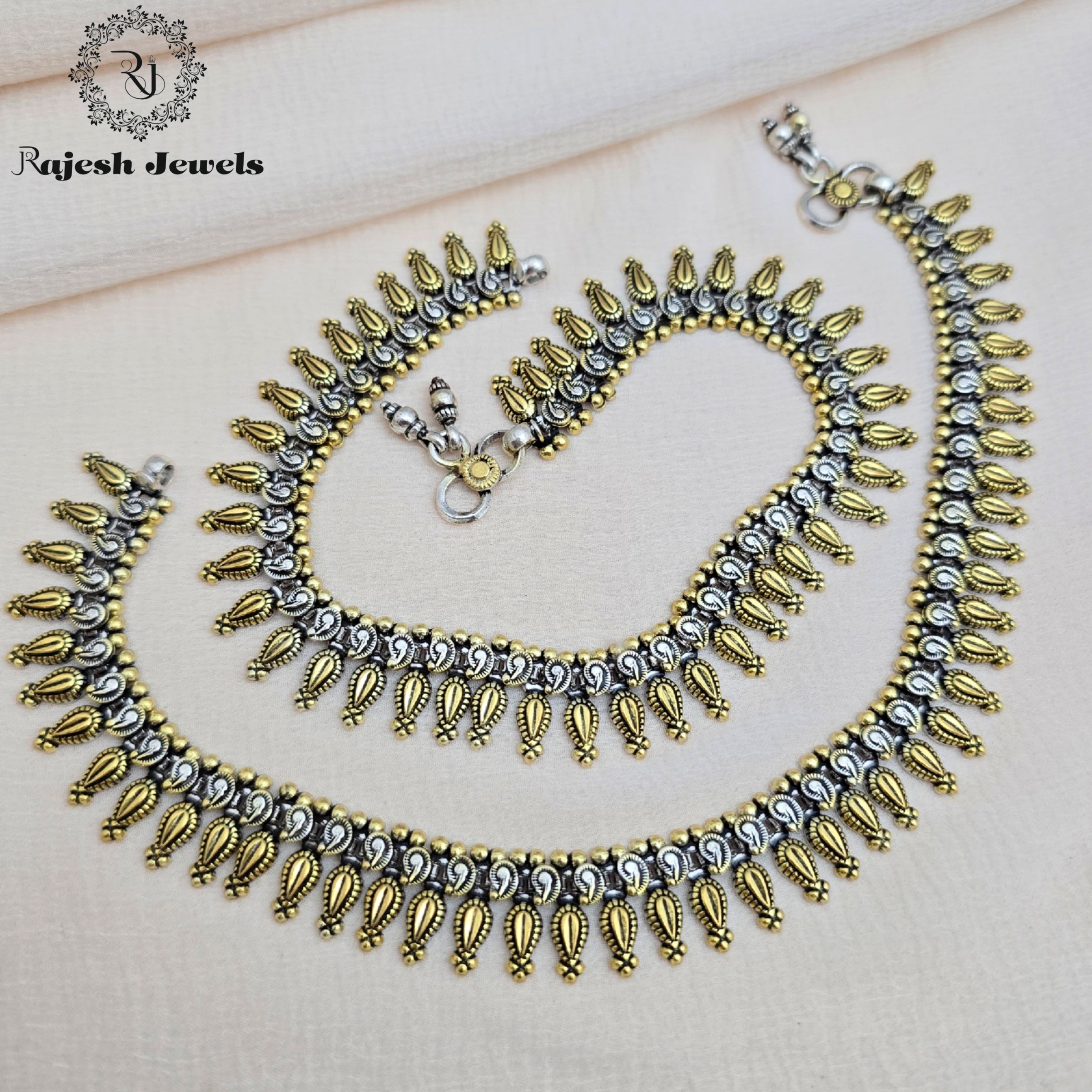 Beautiful Dual Tone Oxidised Anklet