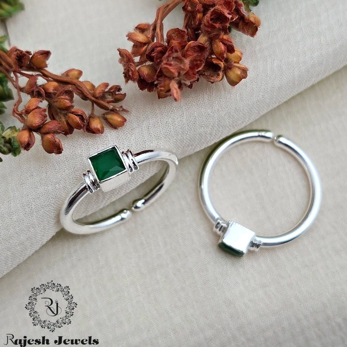 Graceful Green Cutstone Daily Wear Toerings