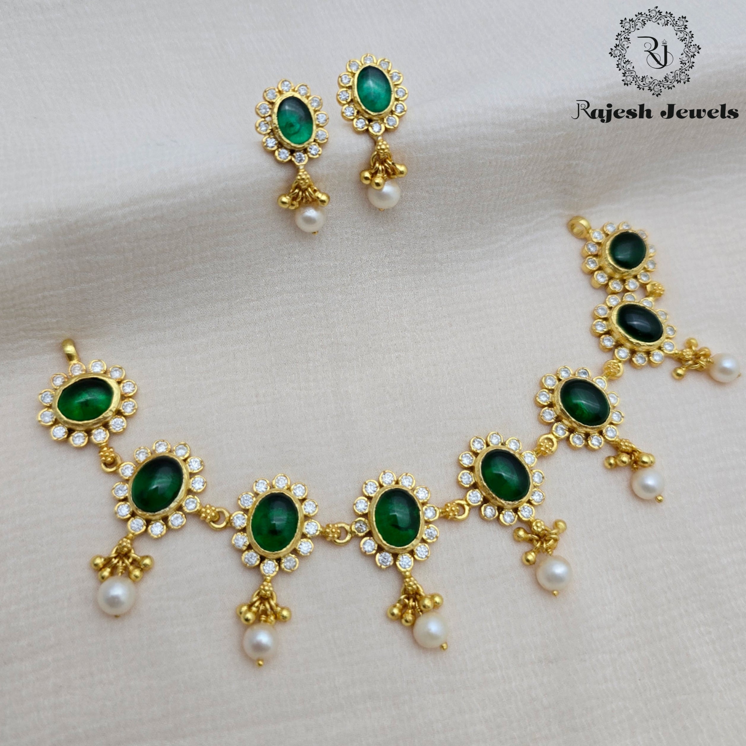 Oval Green Gold Plated Neckpiece