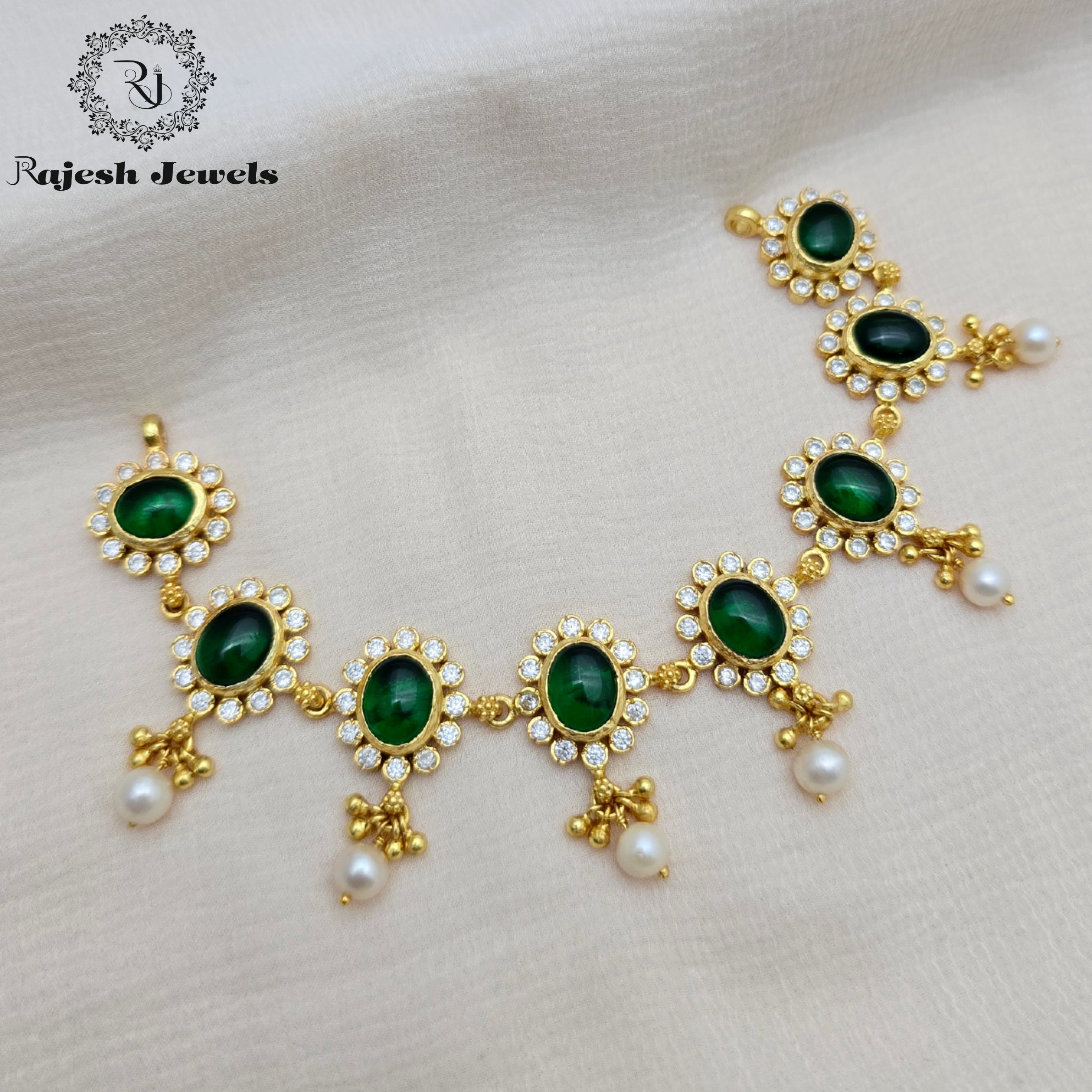 Oval Green Gold Plated Neckpiece