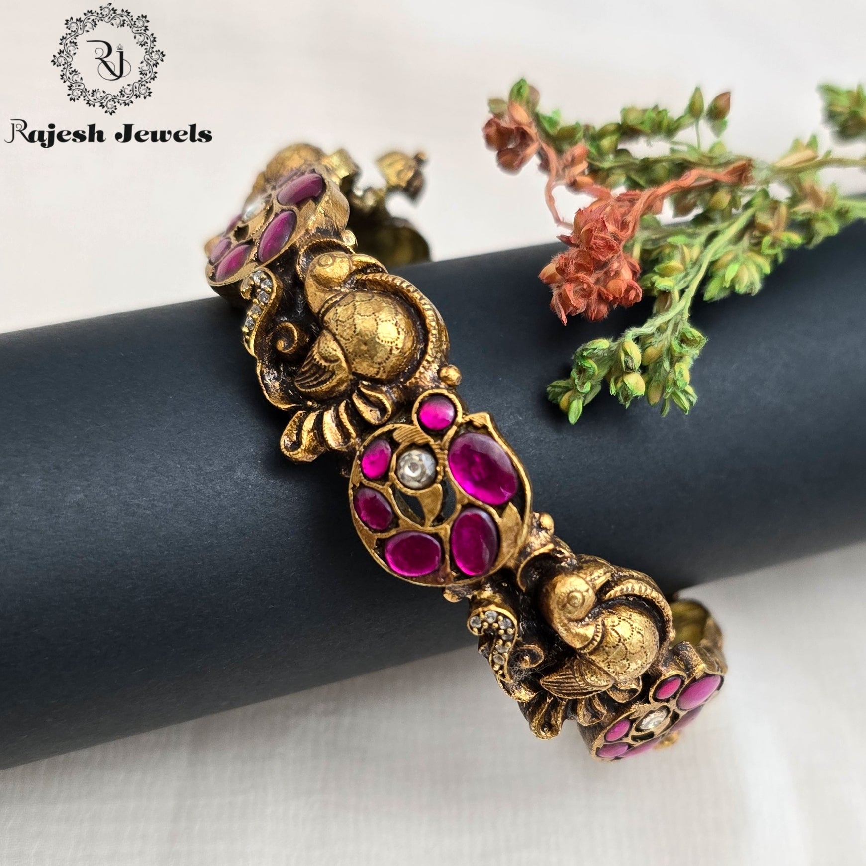 Luxurious Kundan Peacock Nakshi Bangle