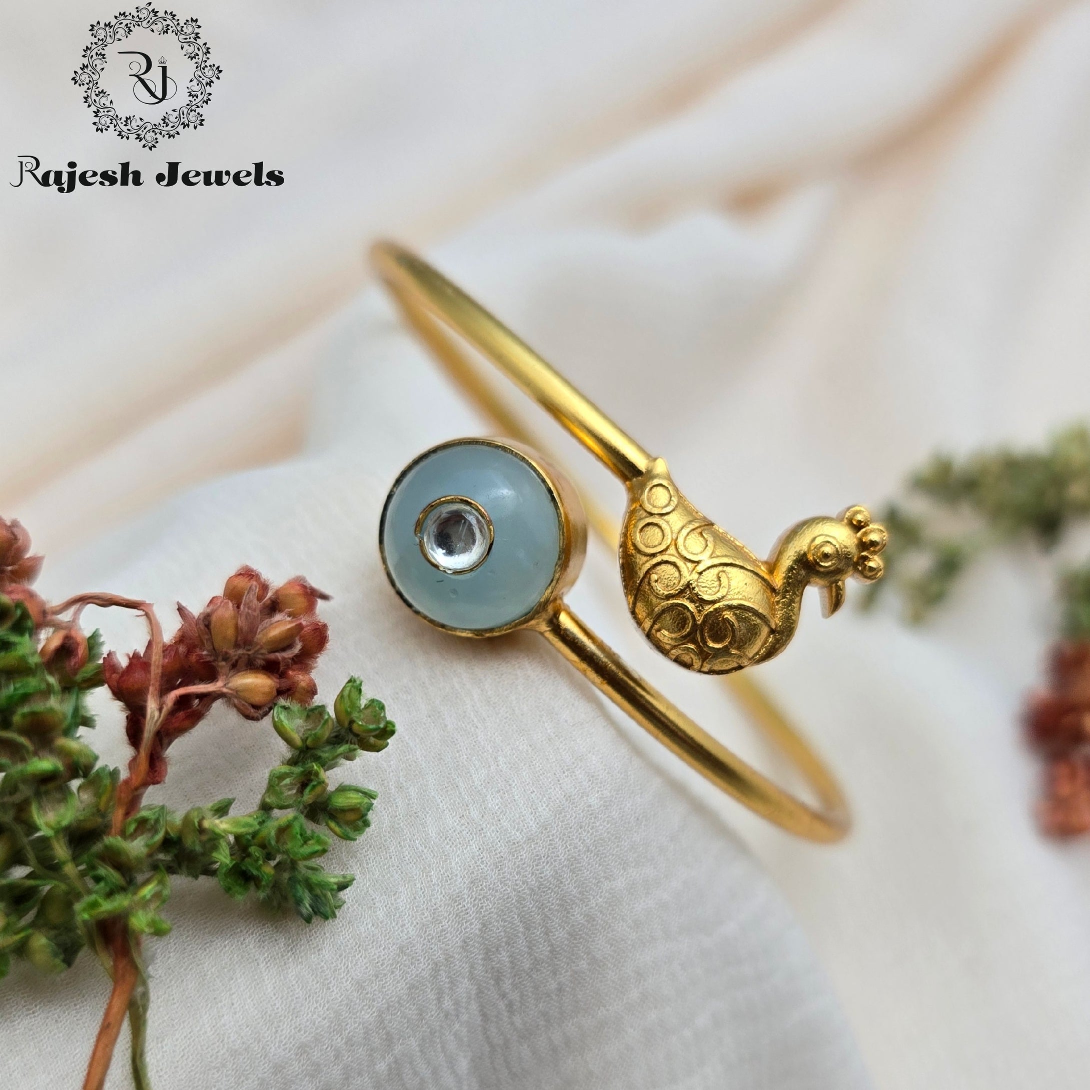 Fantastic Swan Gold Plated Kada