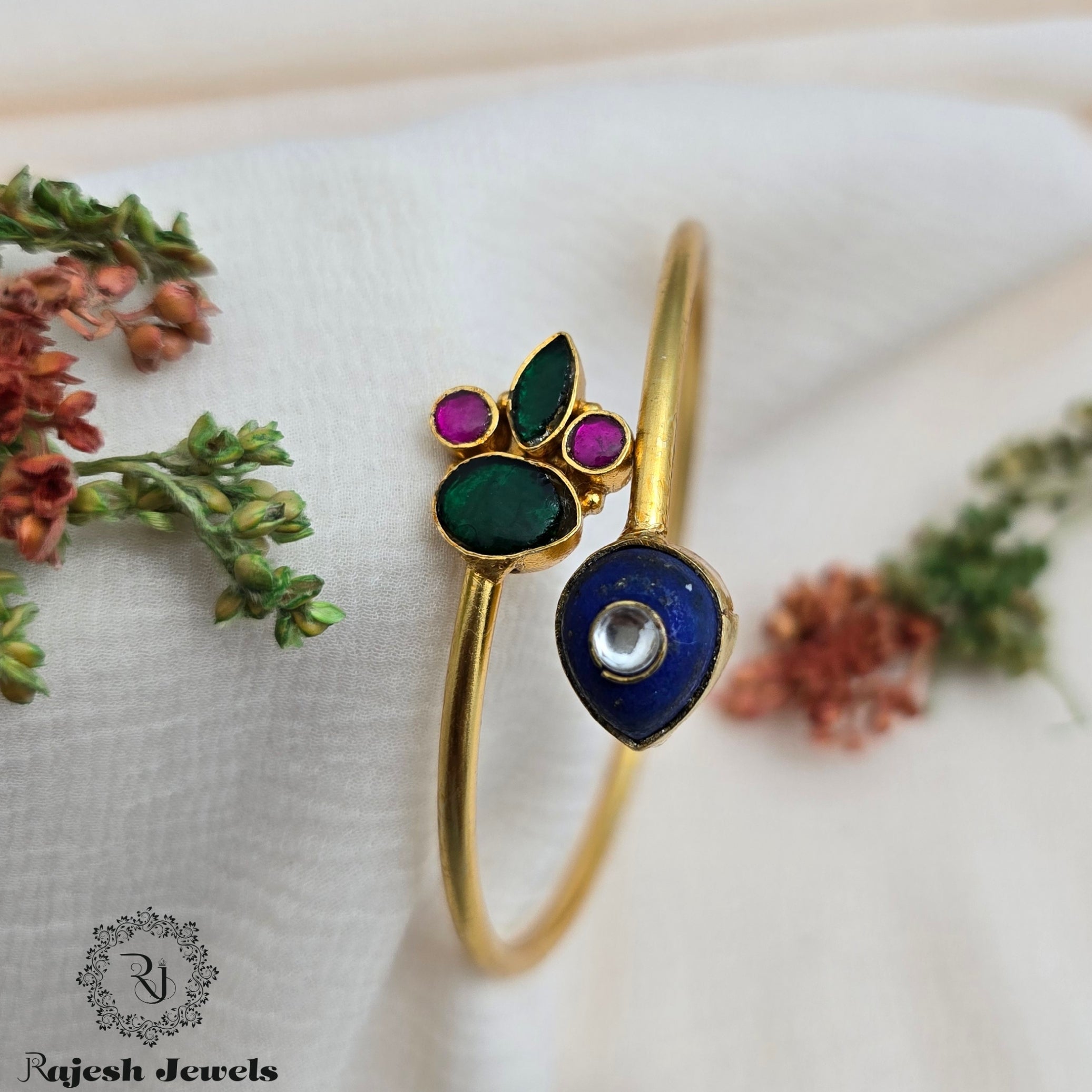 Amazing Kundan Hand Kada