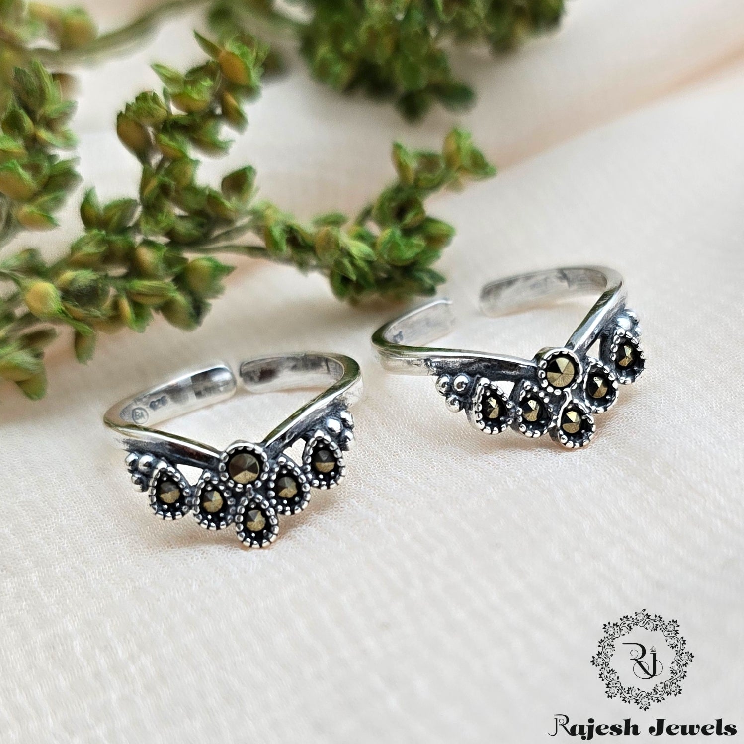 Vibrant Marcasite Toerings