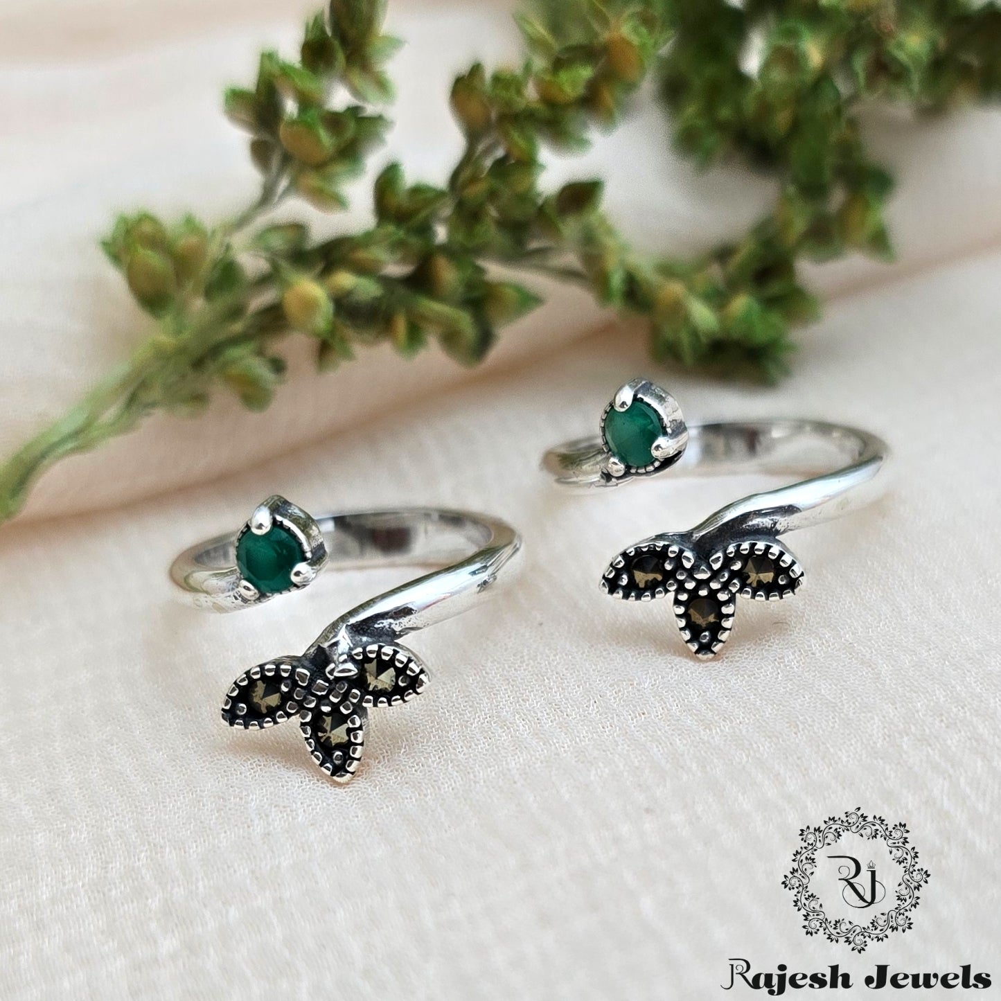 Wonderful Green Leaf Marcasite Toerings
