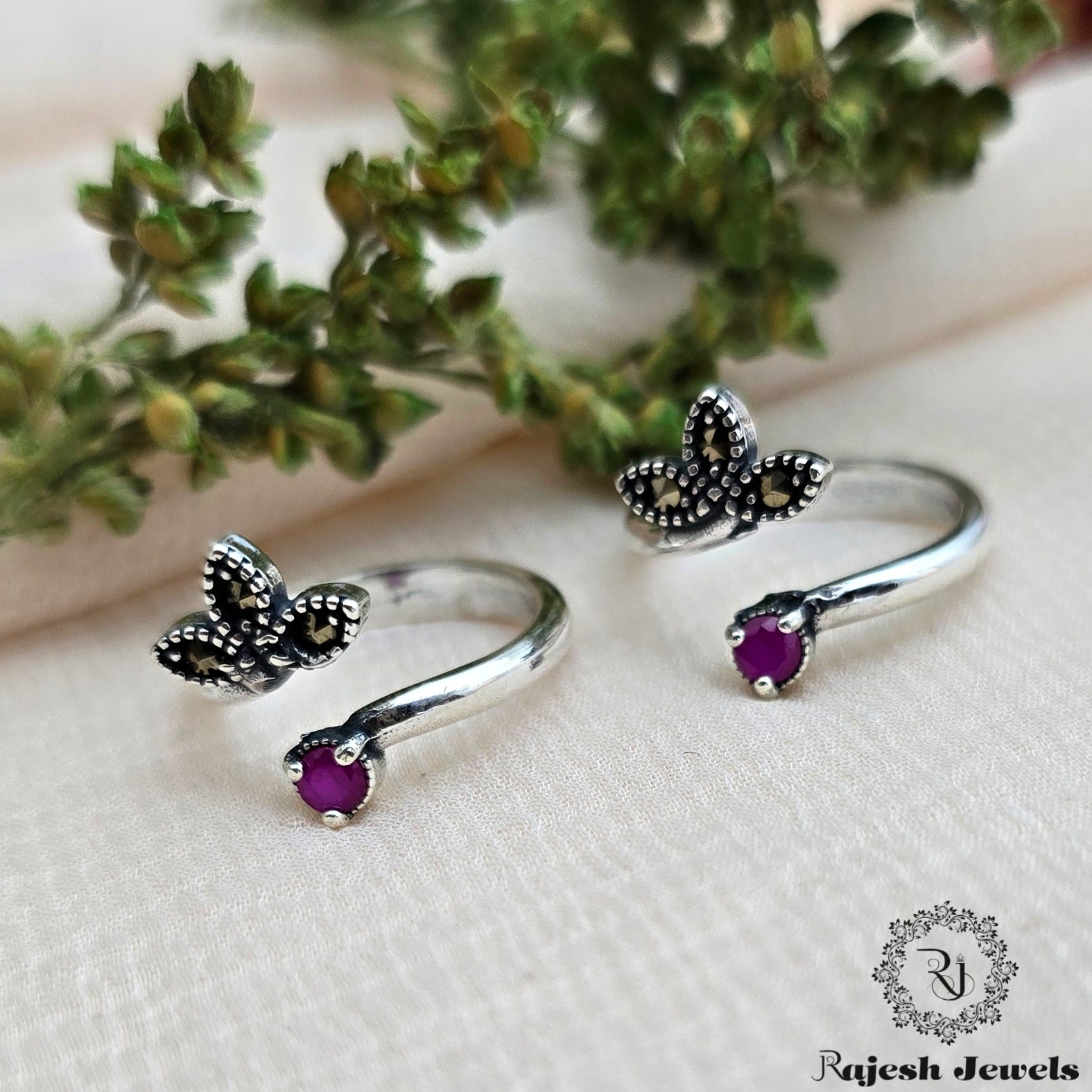 Adorable Leaf Marcasite Toerings