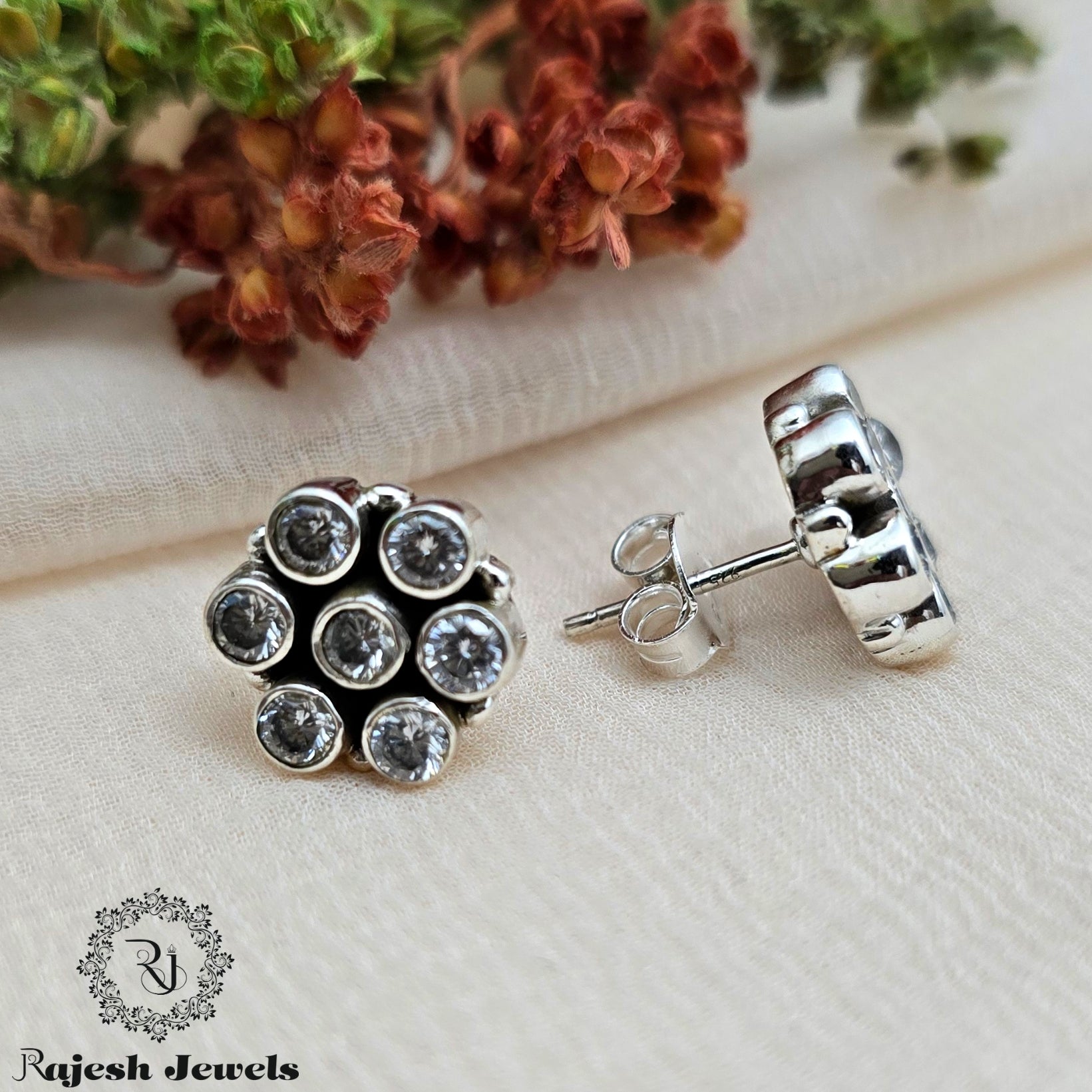 Sparkling Cutstone Stud Earrings