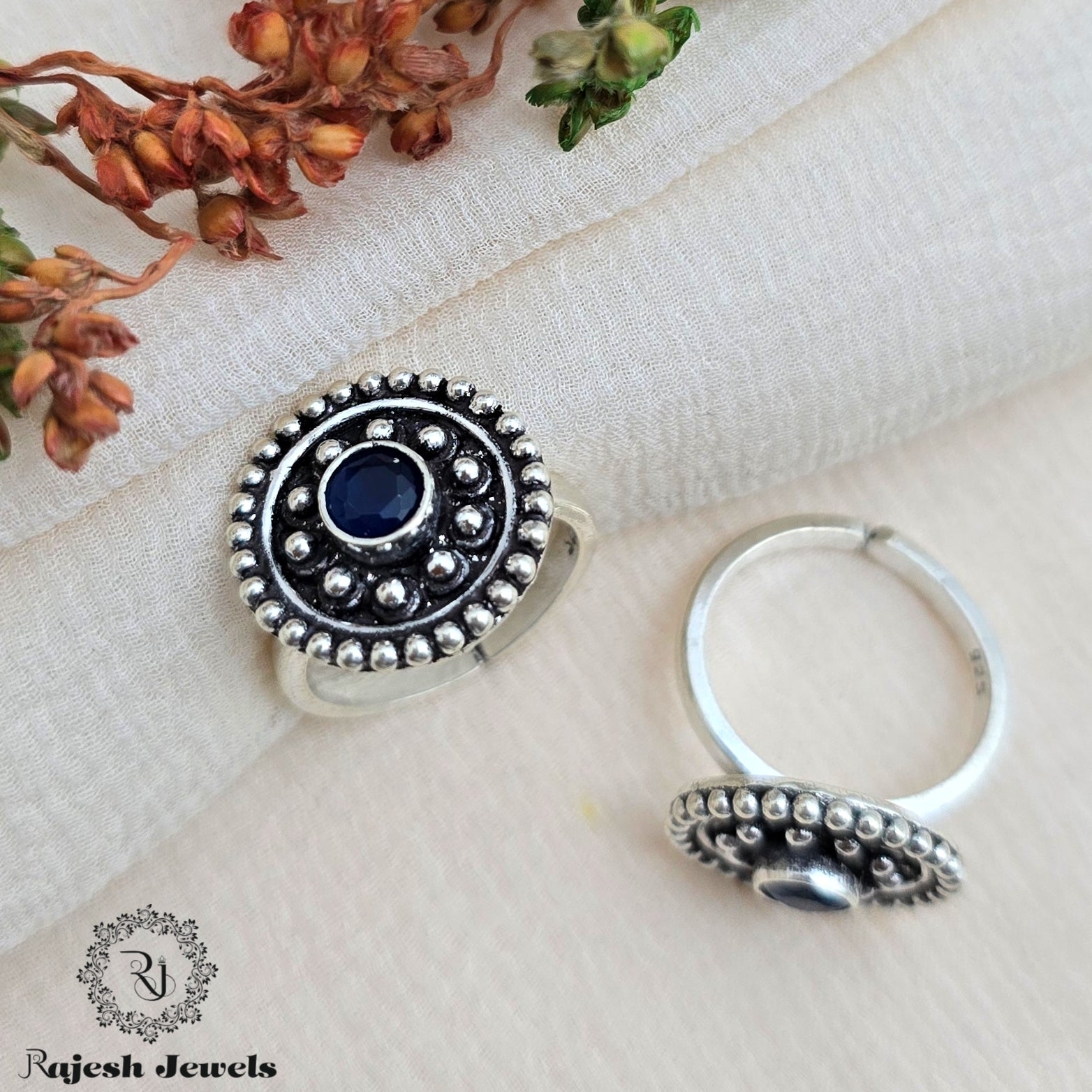 Classic Round Blue Cutstone Toerings