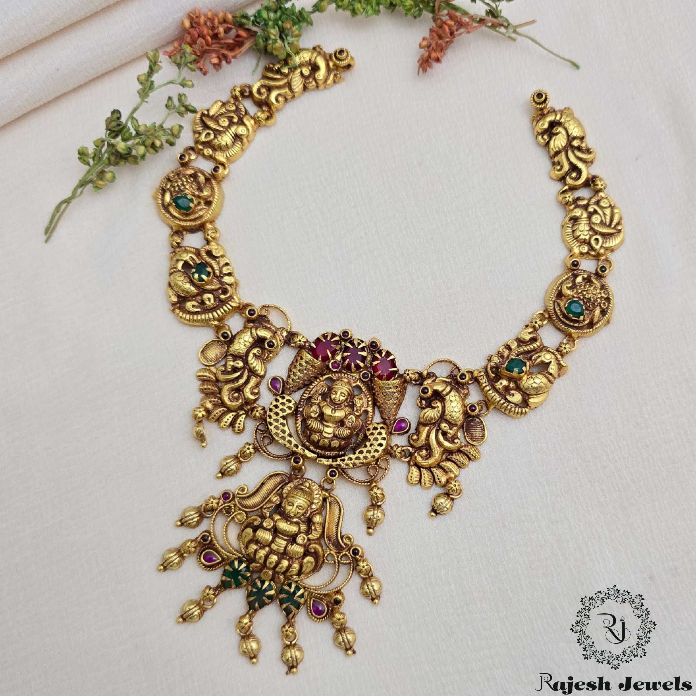 Pleasing Laxmi Nakshi Necklace