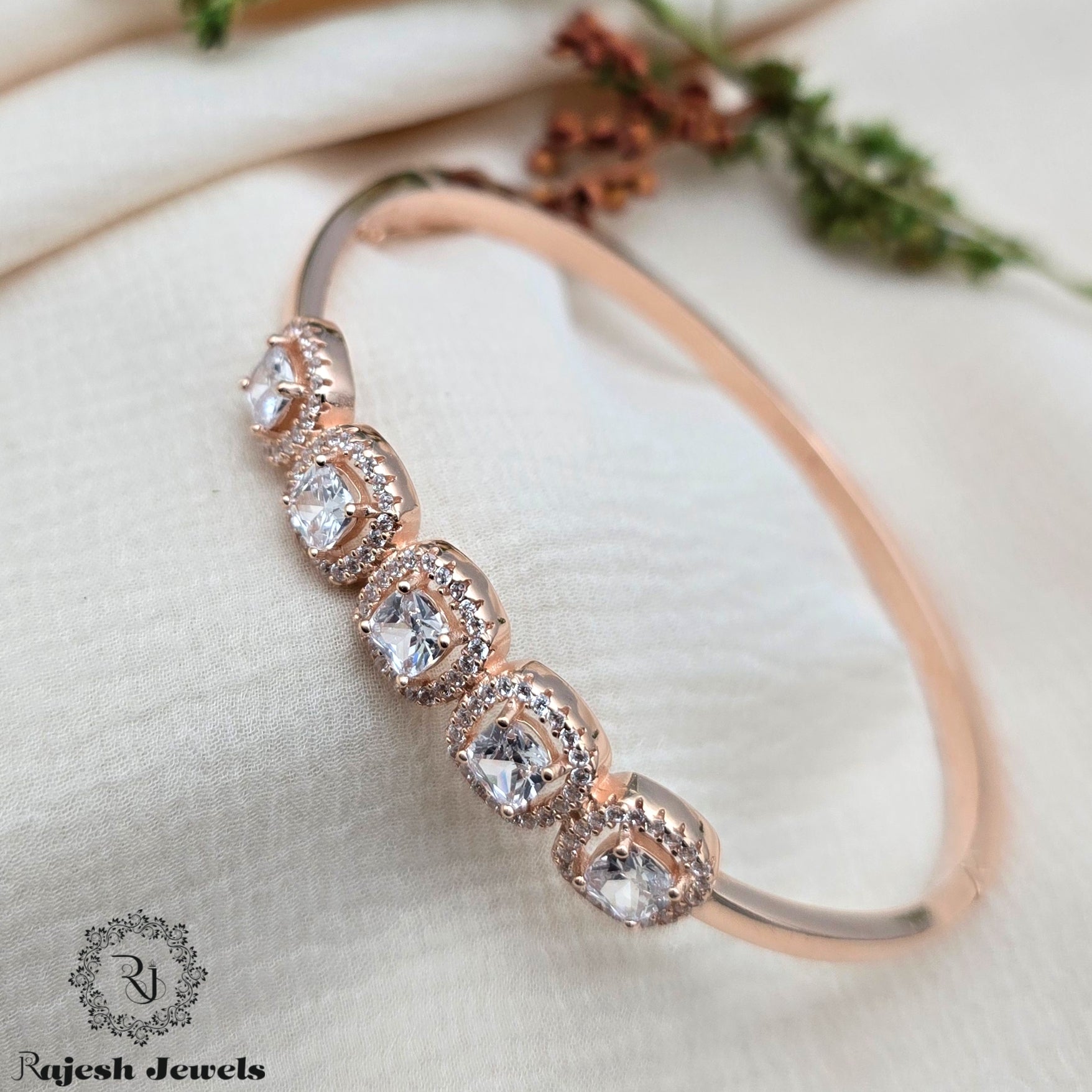 Magnificent Solitaire Rosegold Hand Kada