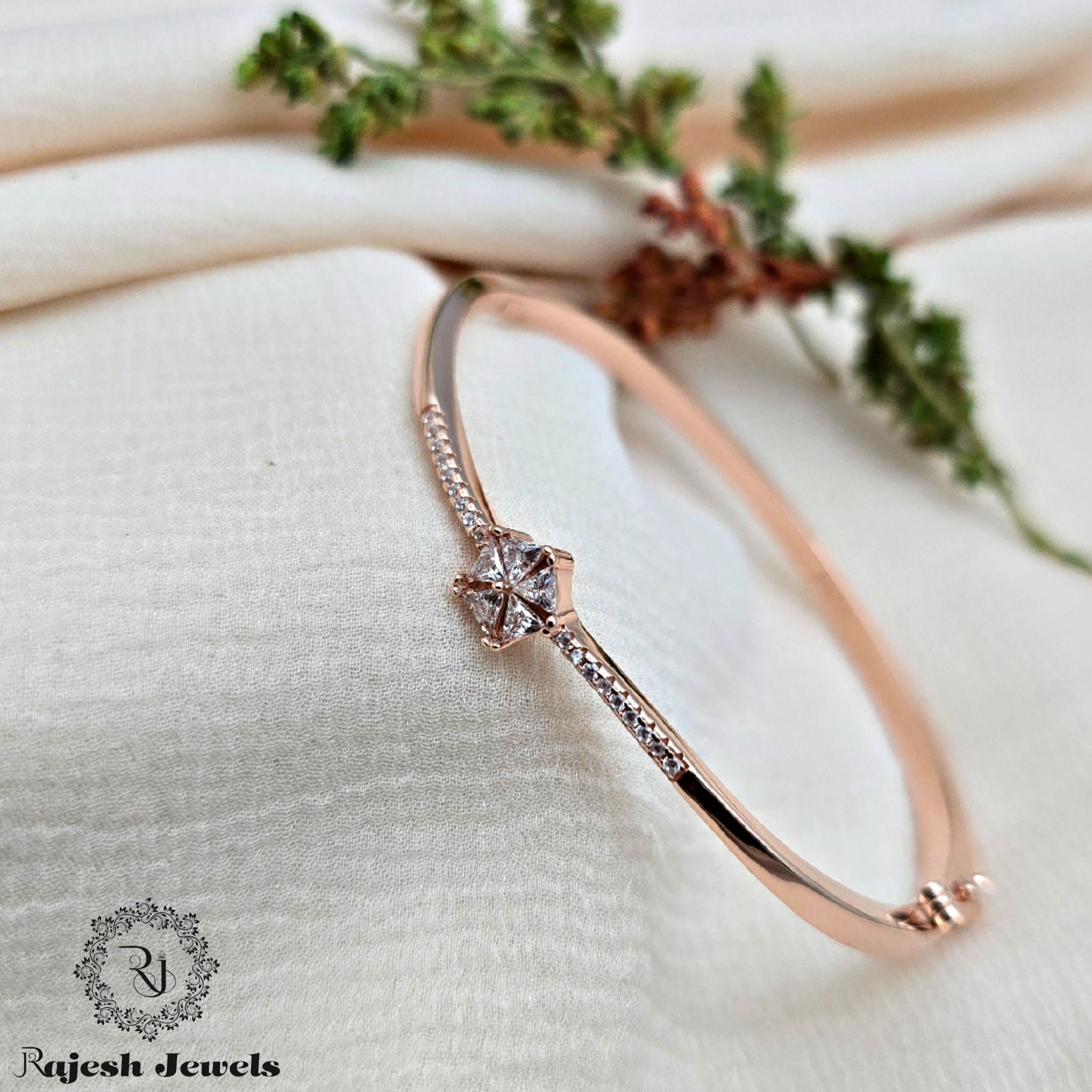 Fabulous Minimalistic Rosegold Hand Kada