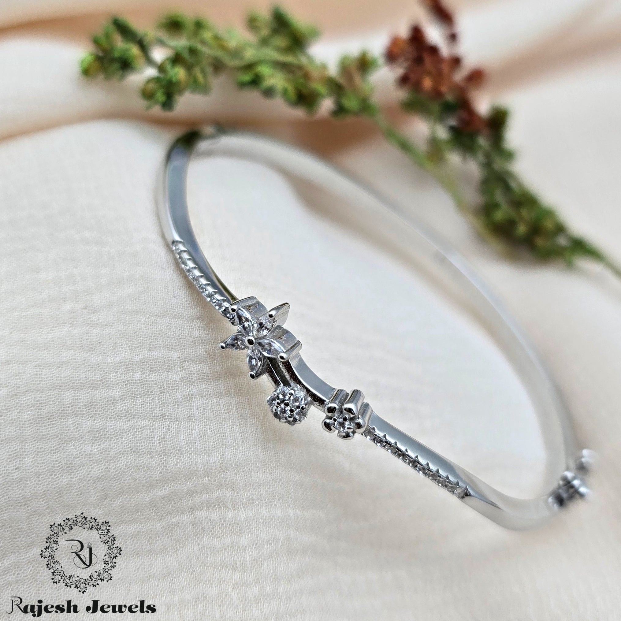 Amazing Cz Hand Kada
