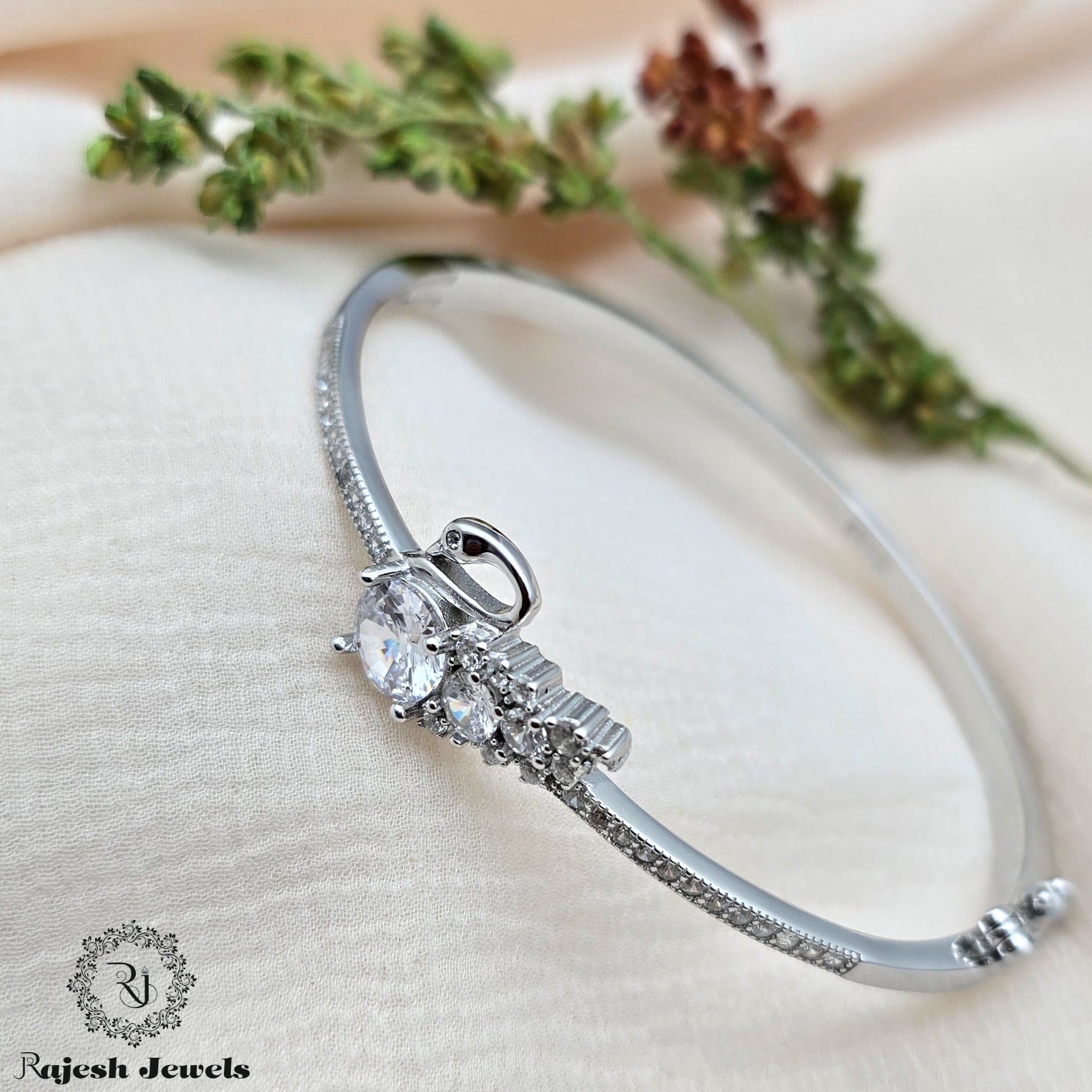 Adorable Cz Swan Hand Kada