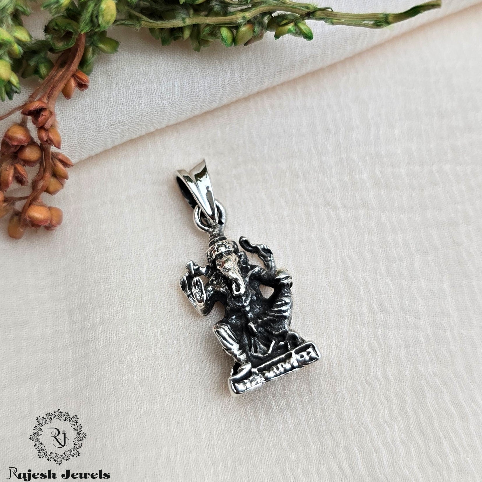 Vinayak Silver Idol Pendant