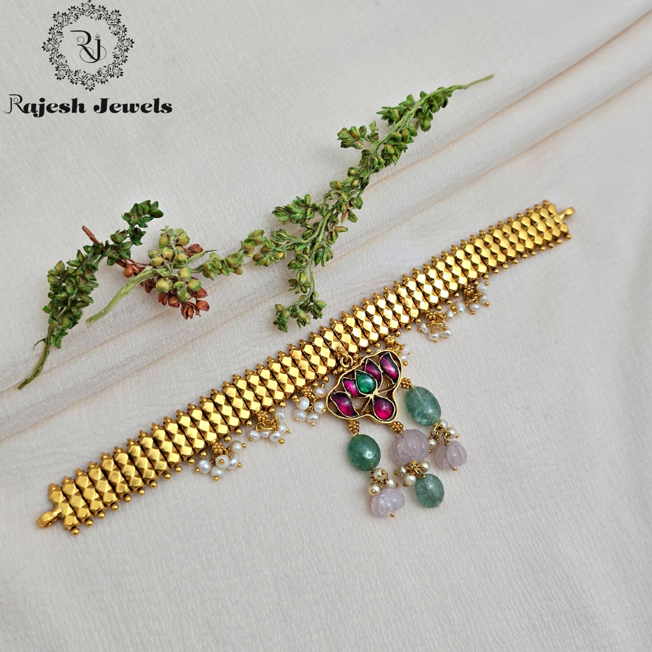 Beautiful Kundan Choker Neckpiece