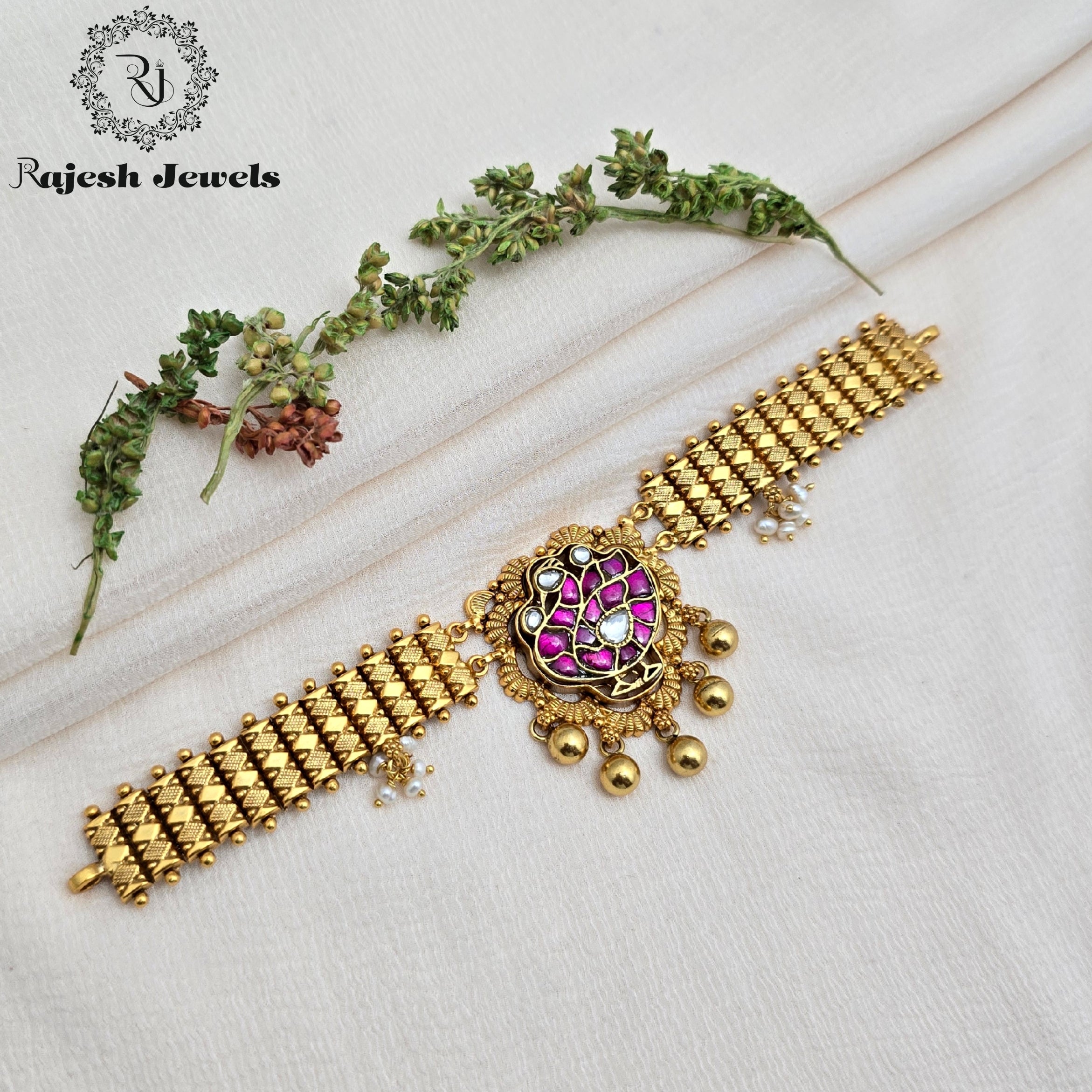 Adorable Peacock Kundan Choker Neckpiece