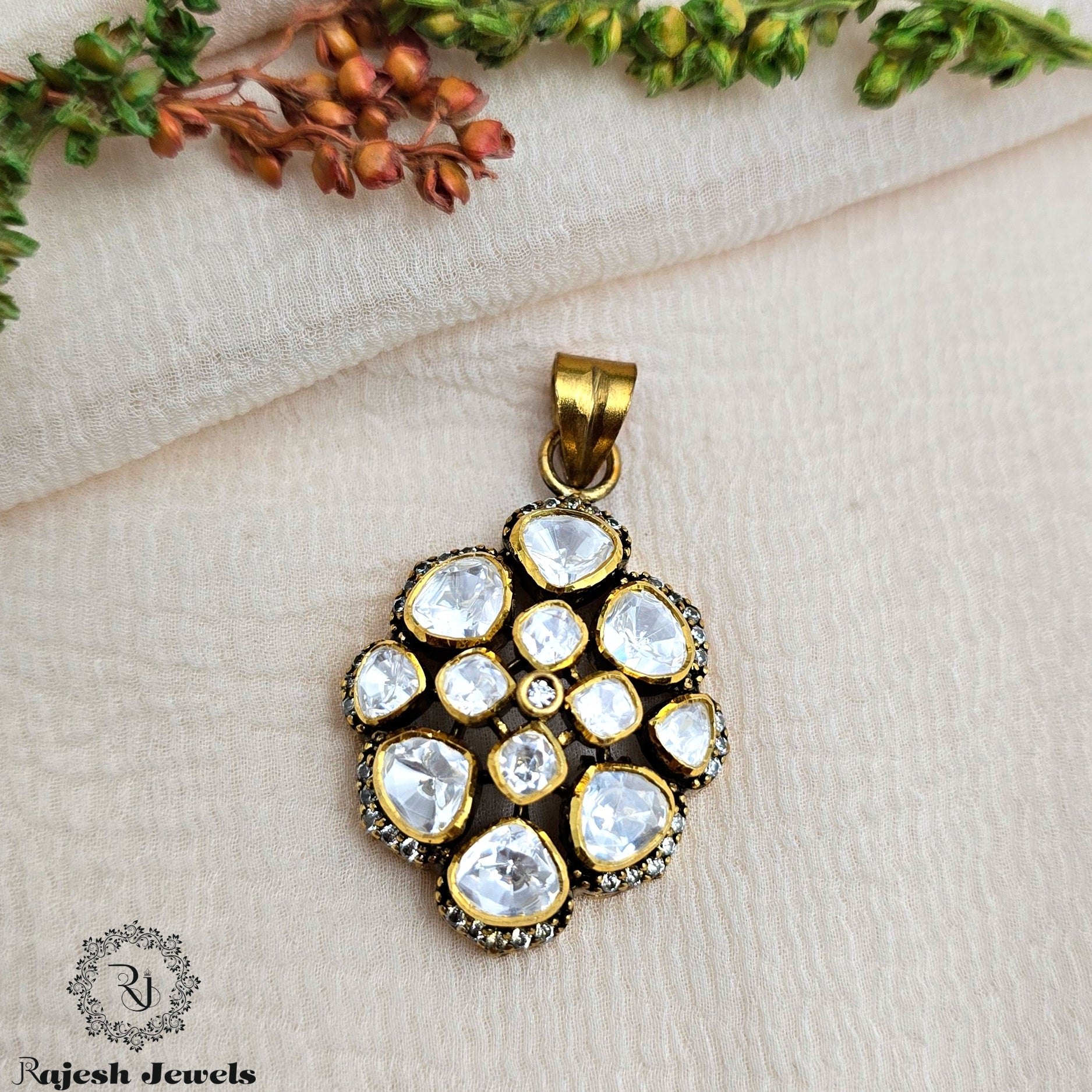 Eelegant Hand Crafted Moissanite Silver Pendant
